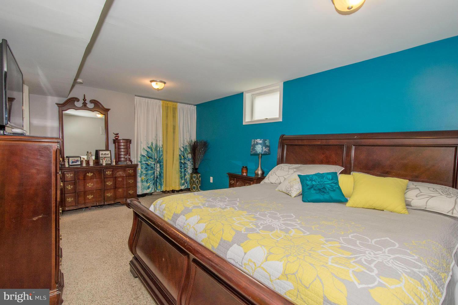 FOREST GREEN - Residential