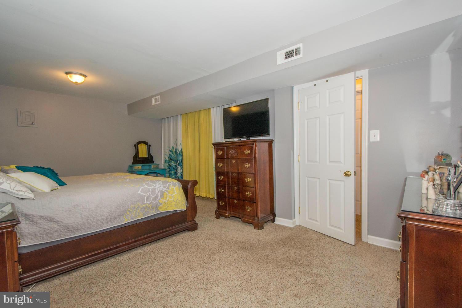 FOREST GREEN - Residential