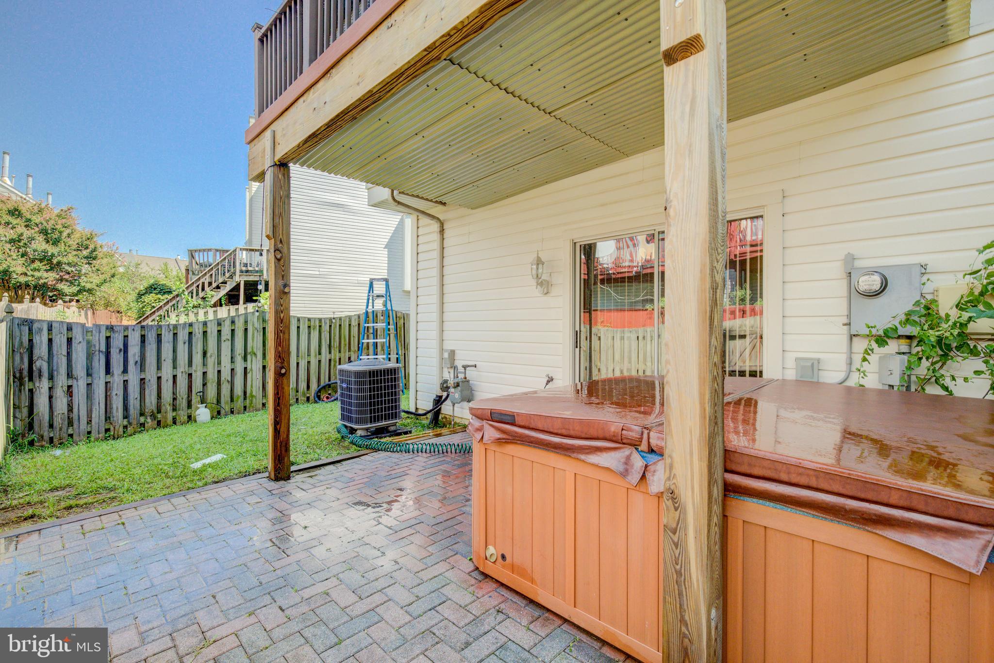 LINCOLNIA MEWS - Residential