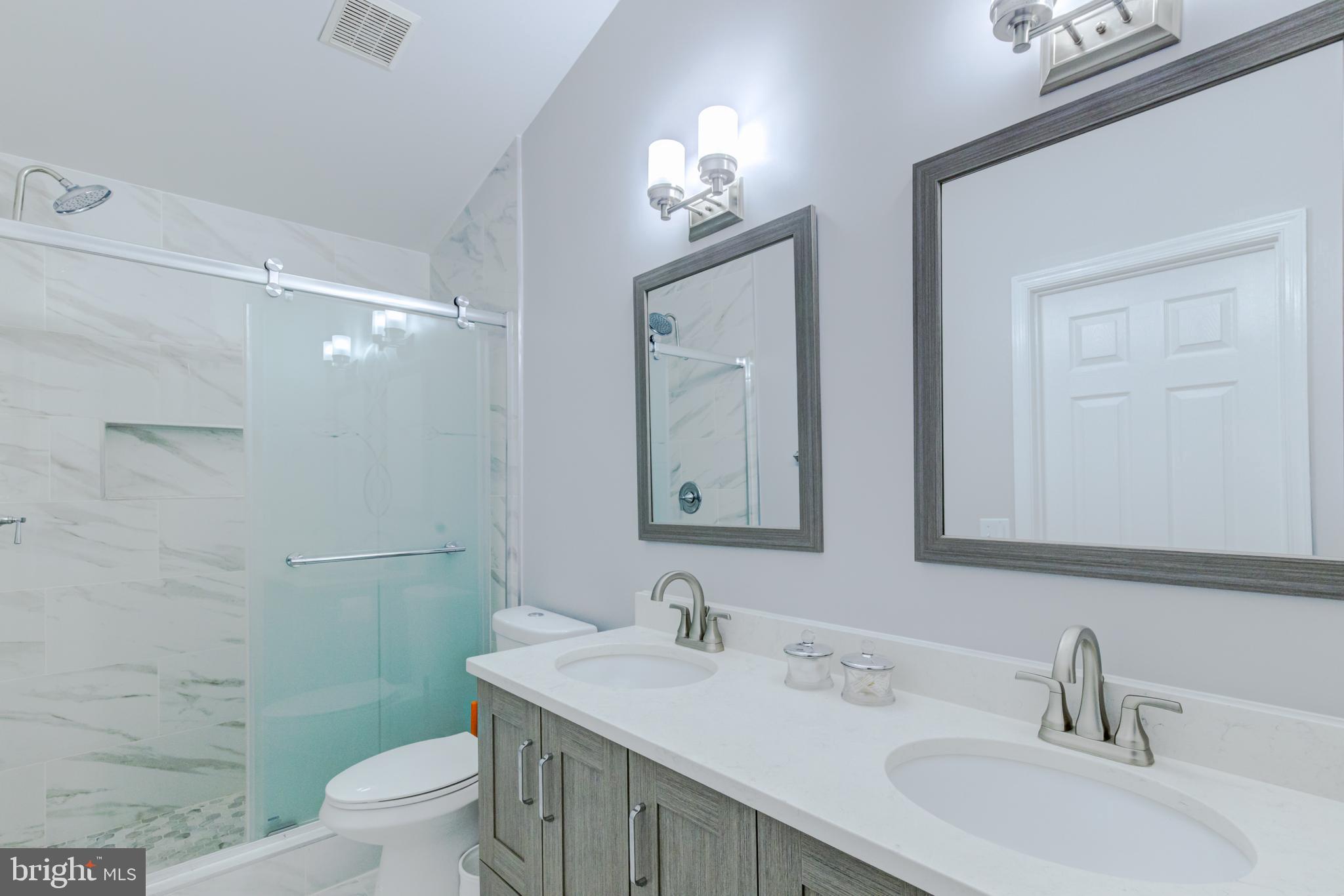 LINCOLNIA MEWS - Residential