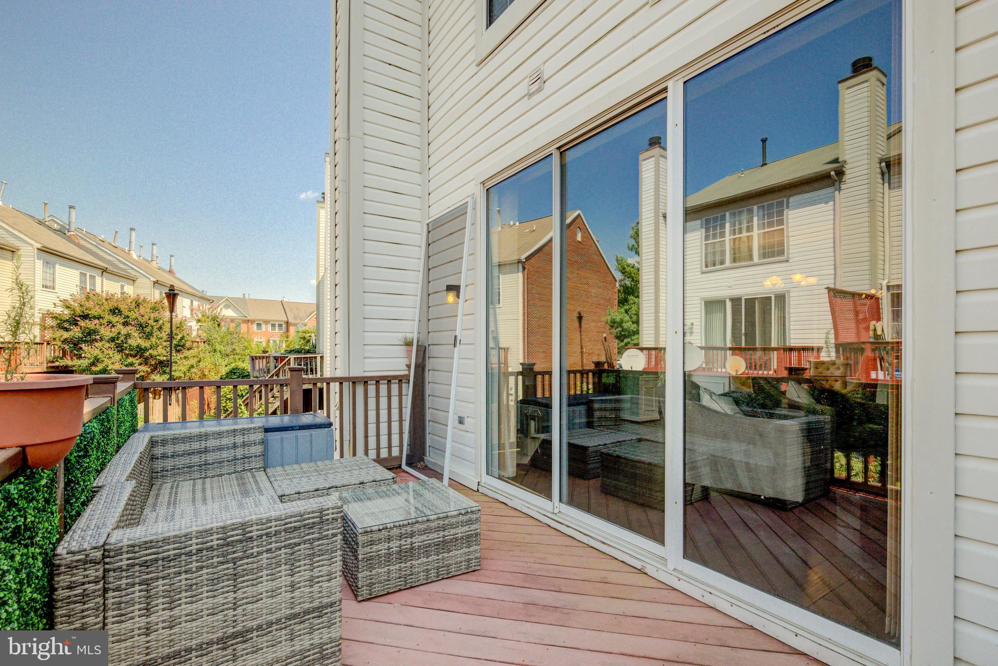 LINCOLNIA MEWS - Residential