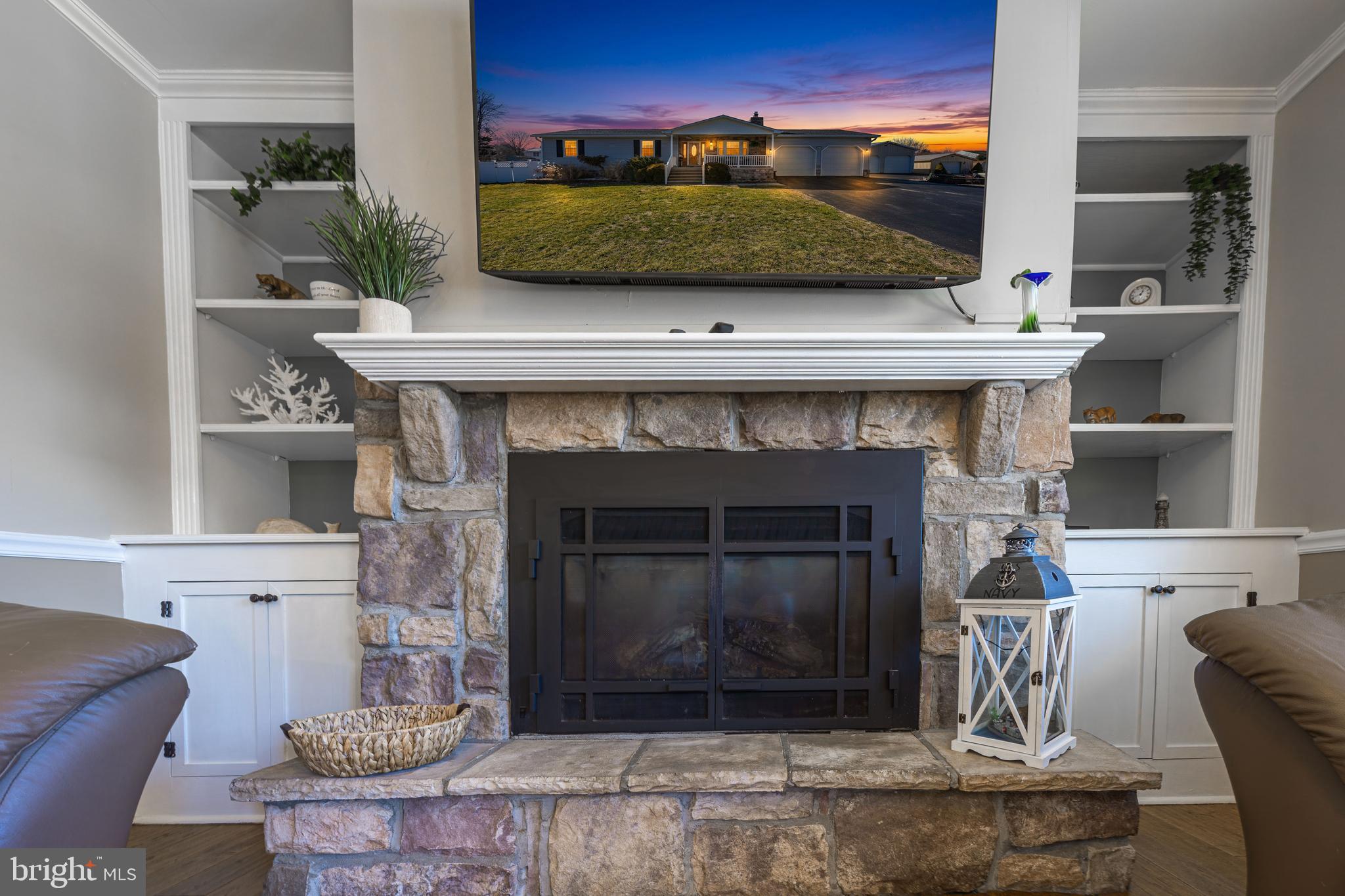 ROYAL EXCHANGE - Residential