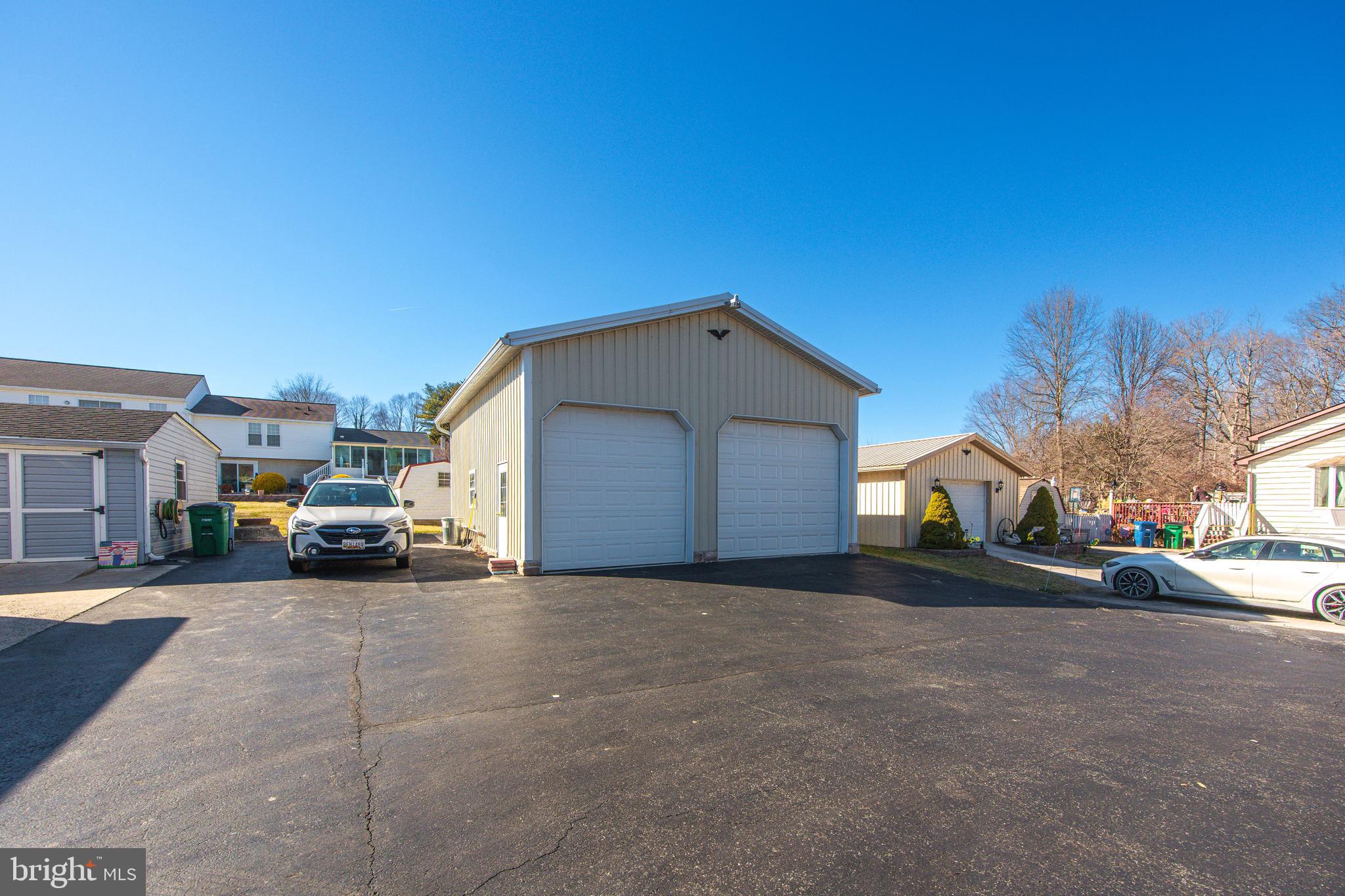 ROYAL EXCHANGE - Residential