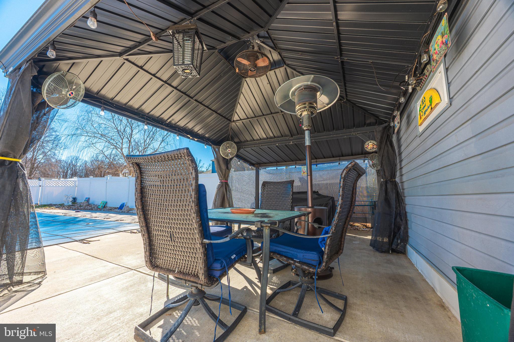 ROYAL EXCHANGE - Residential