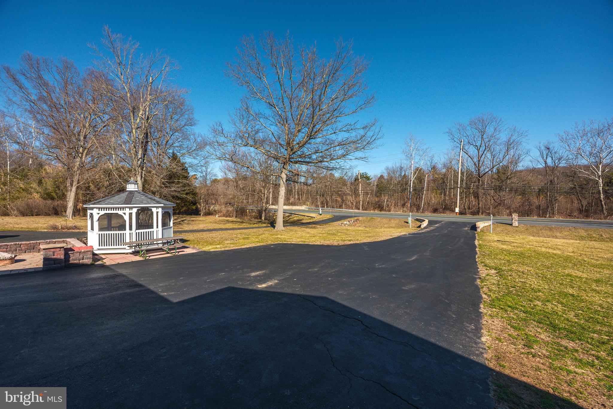 ROYAL EXCHANGE - Residential
