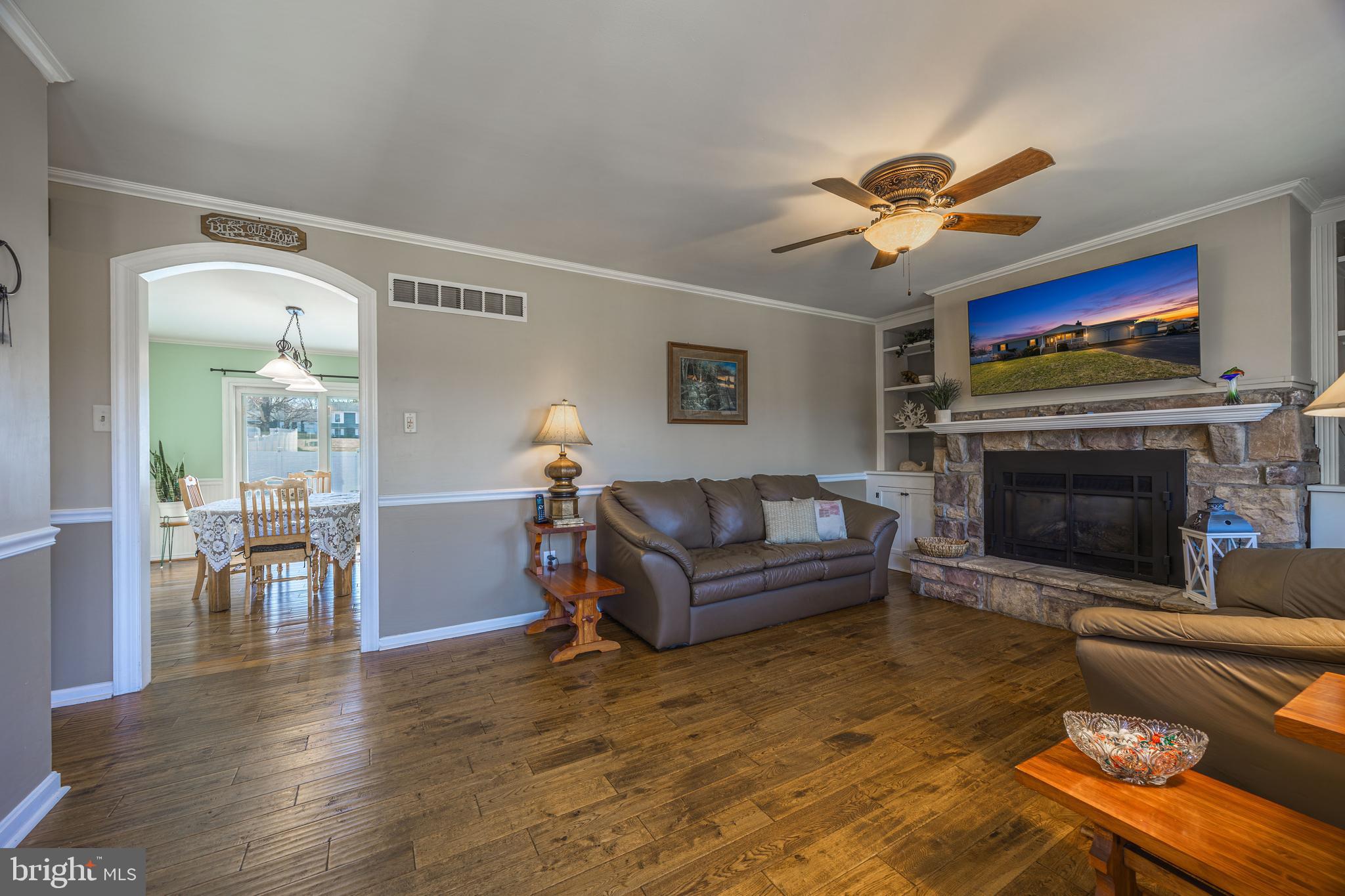 ROYAL EXCHANGE - Residential