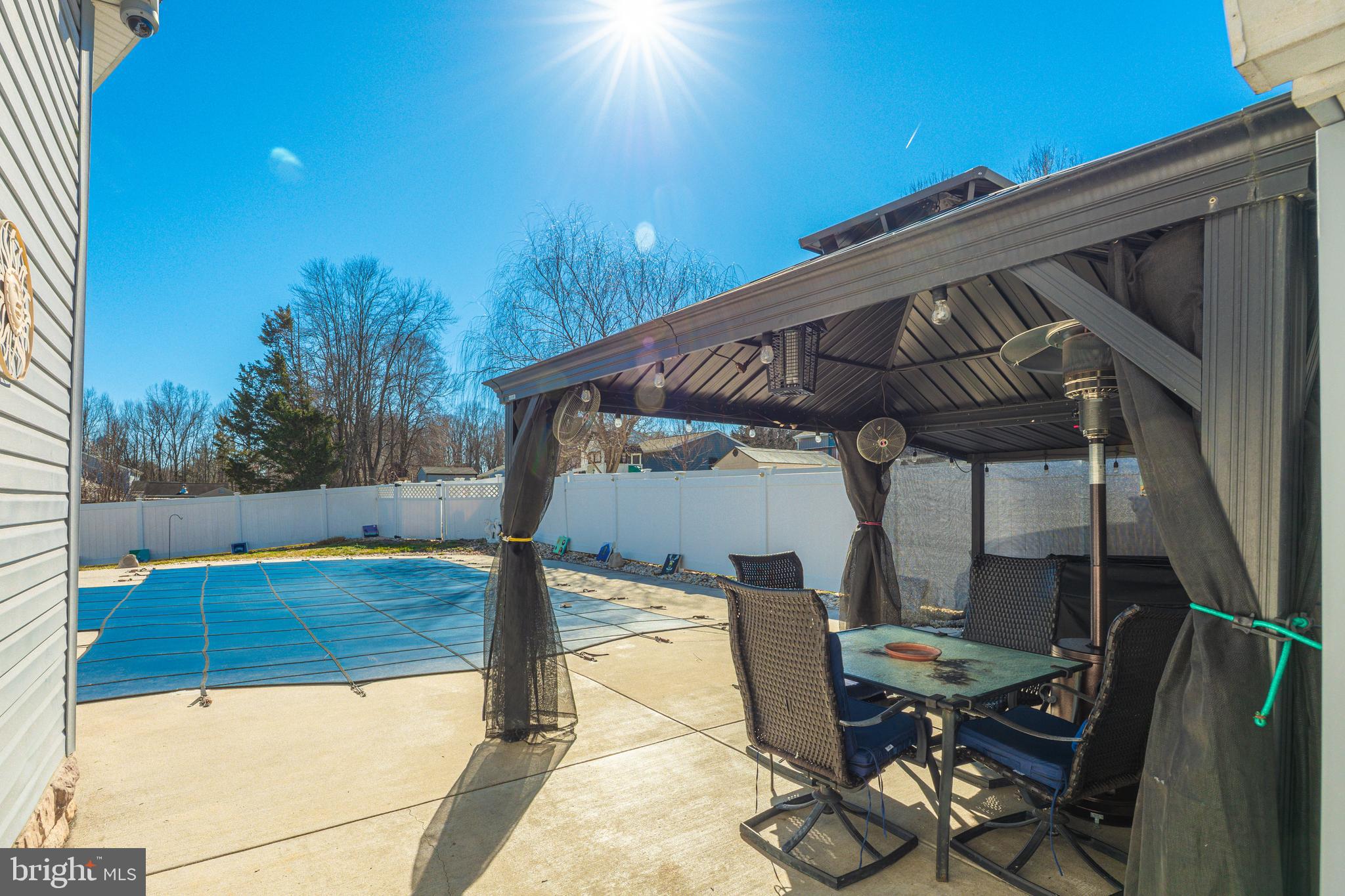 ROYAL EXCHANGE - Residential