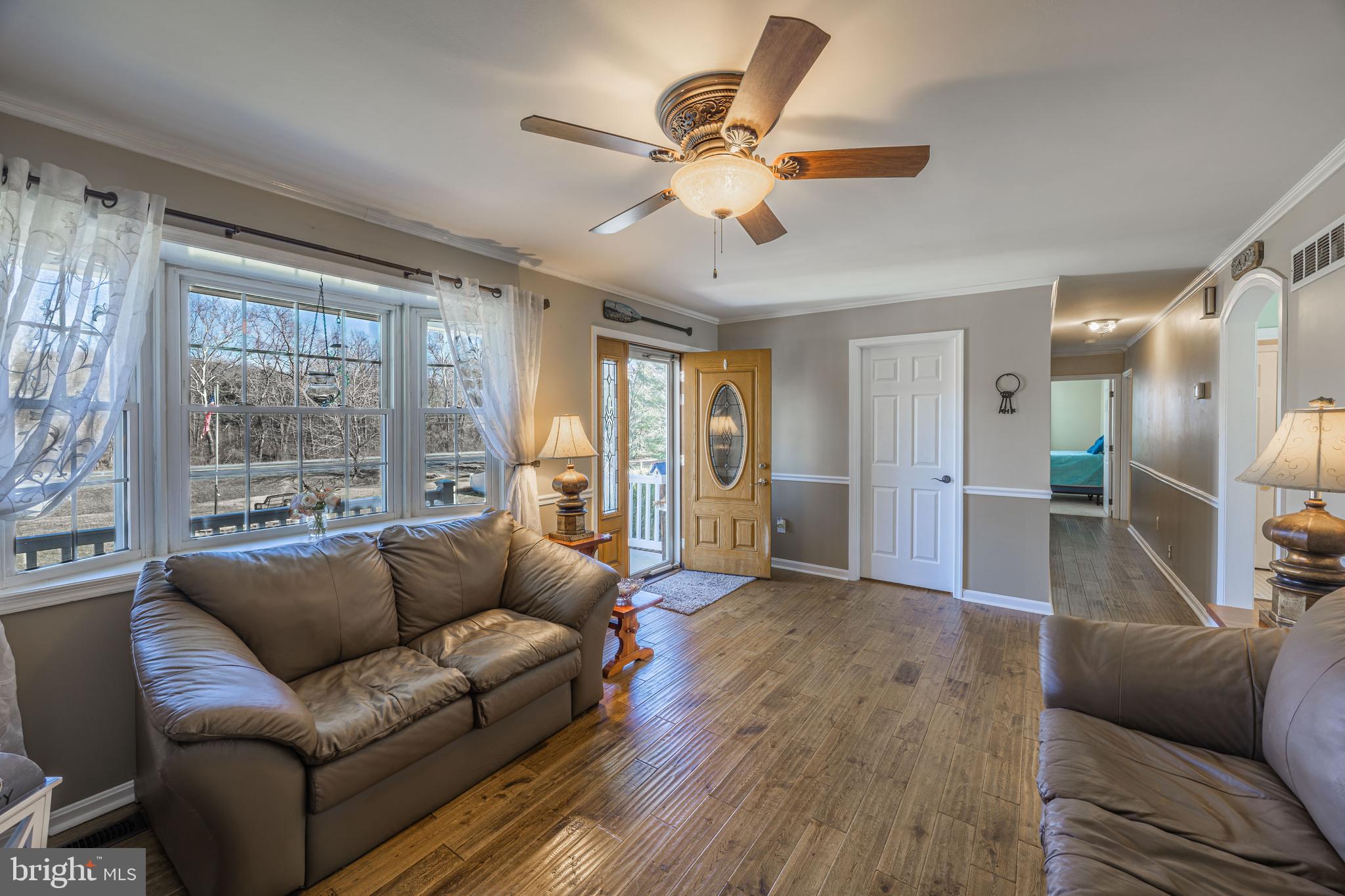 ROYAL EXCHANGE - Residential