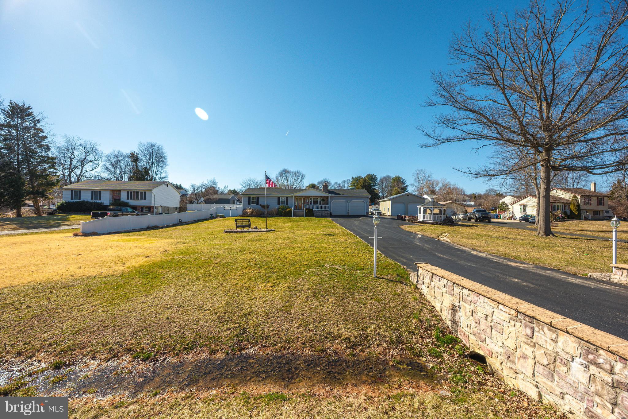 ROYAL EXCHANGE - Residential