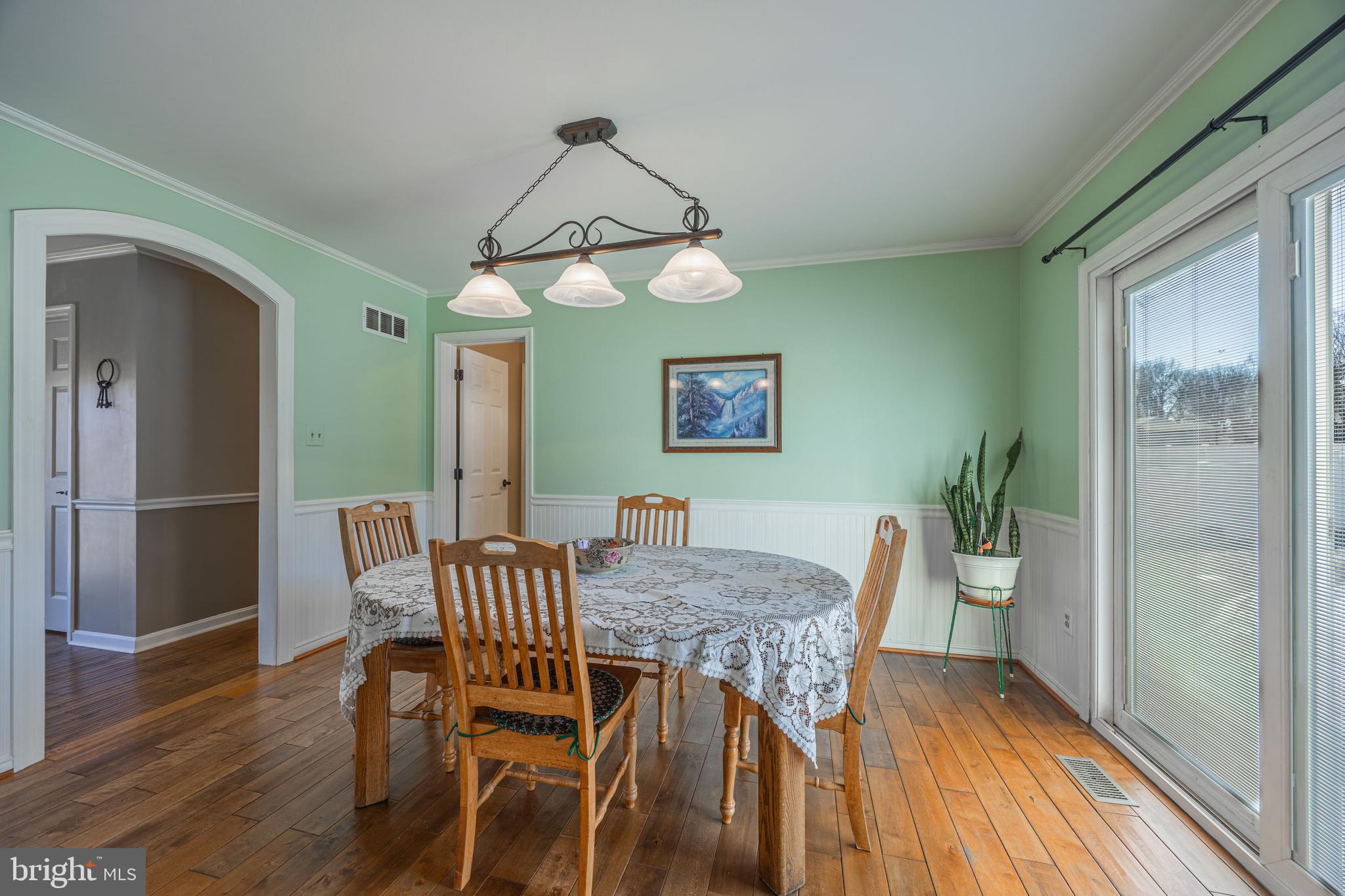 ROYAL EXCHANGE - Residential