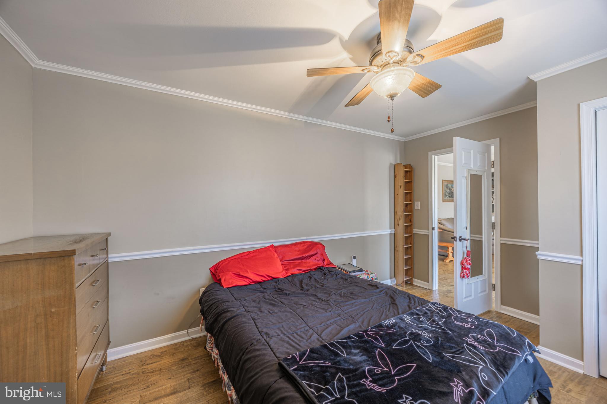 ROYAL EXCHANGE - Residential