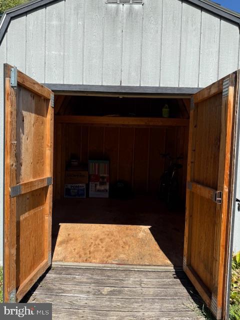 LAKESIDE VILLAGE - Residential