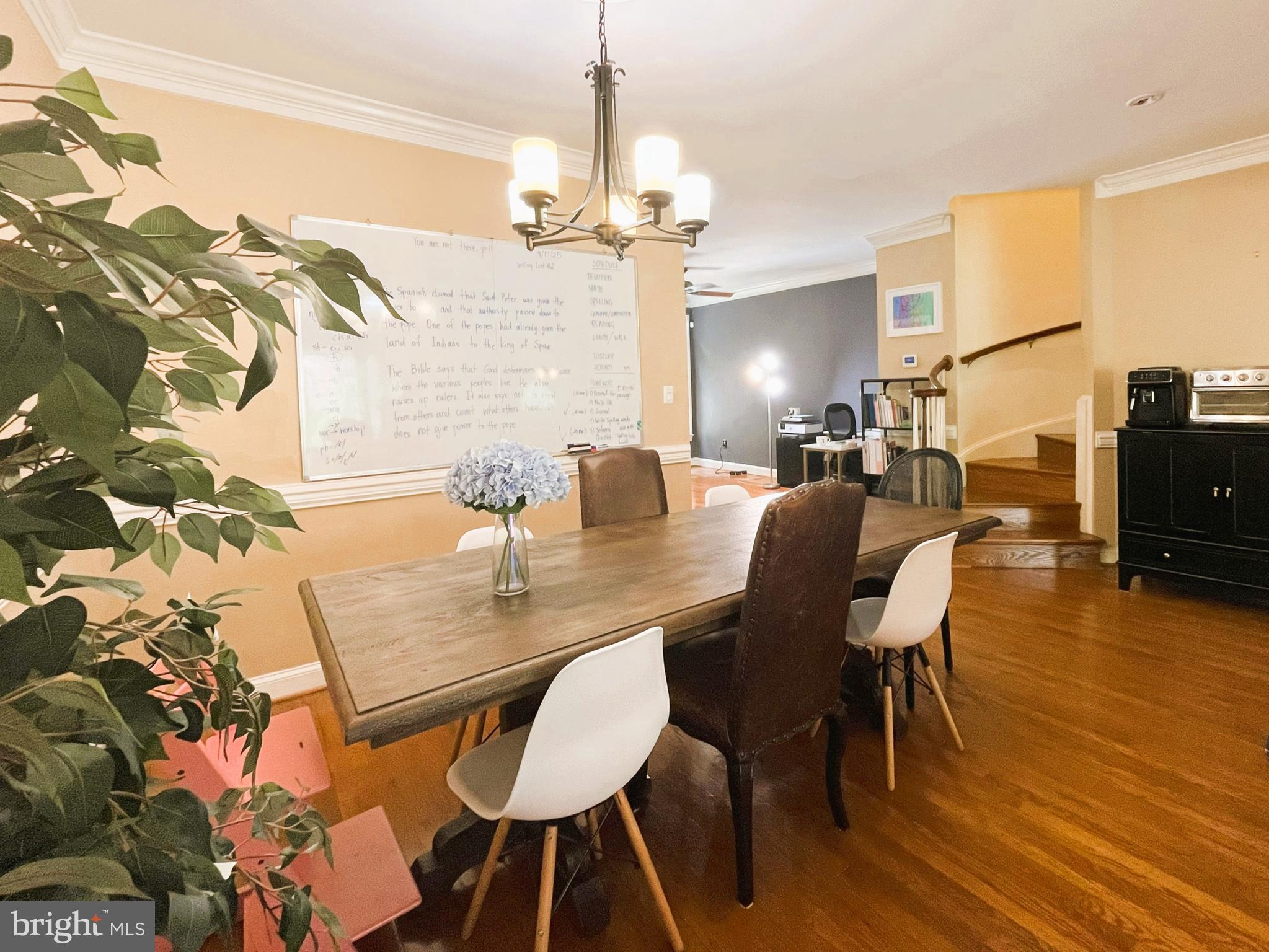 COURTHOUSE WOODS - Residential Lease