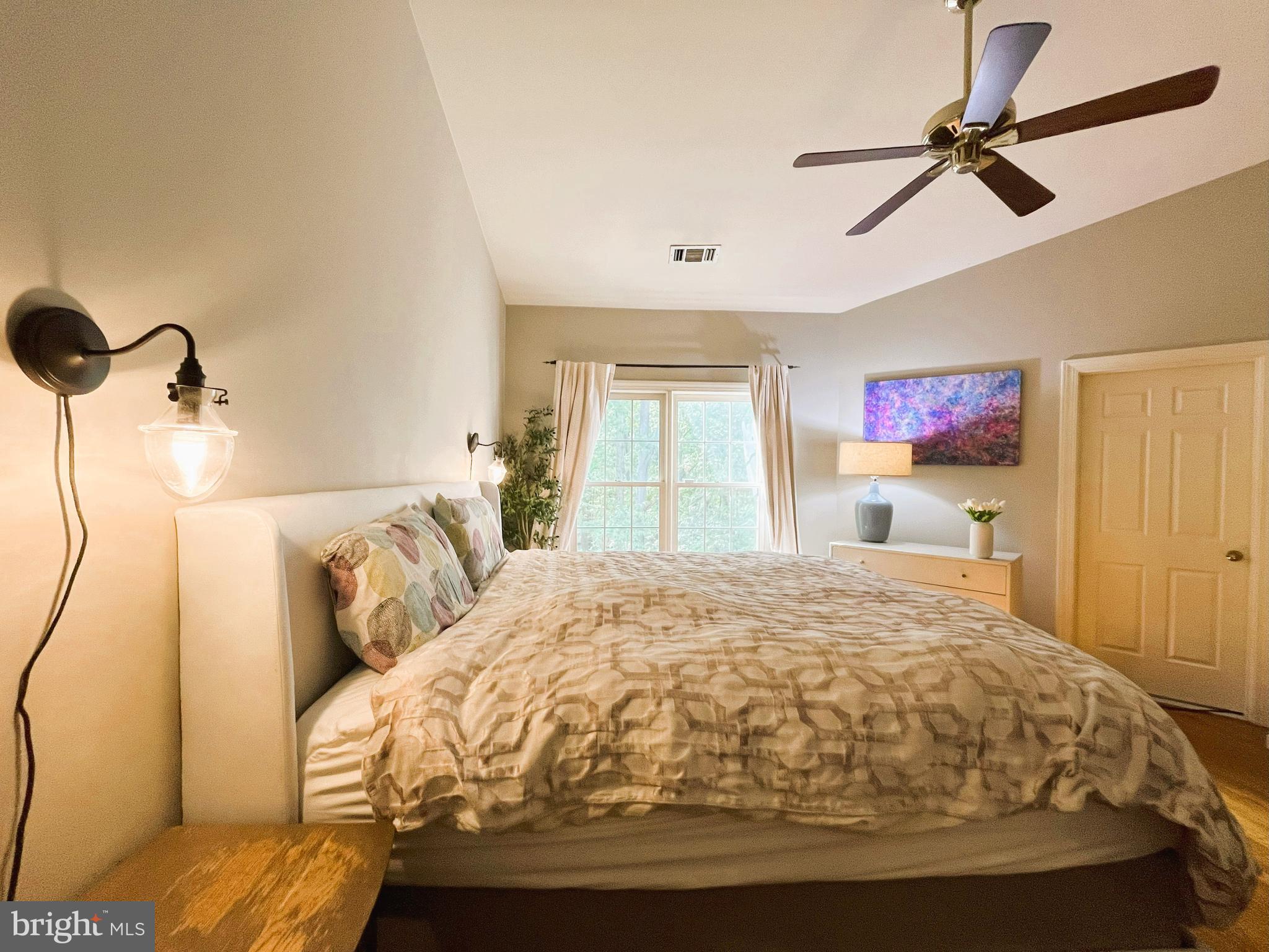 COURTHOUSE WOODS - Residential Lease