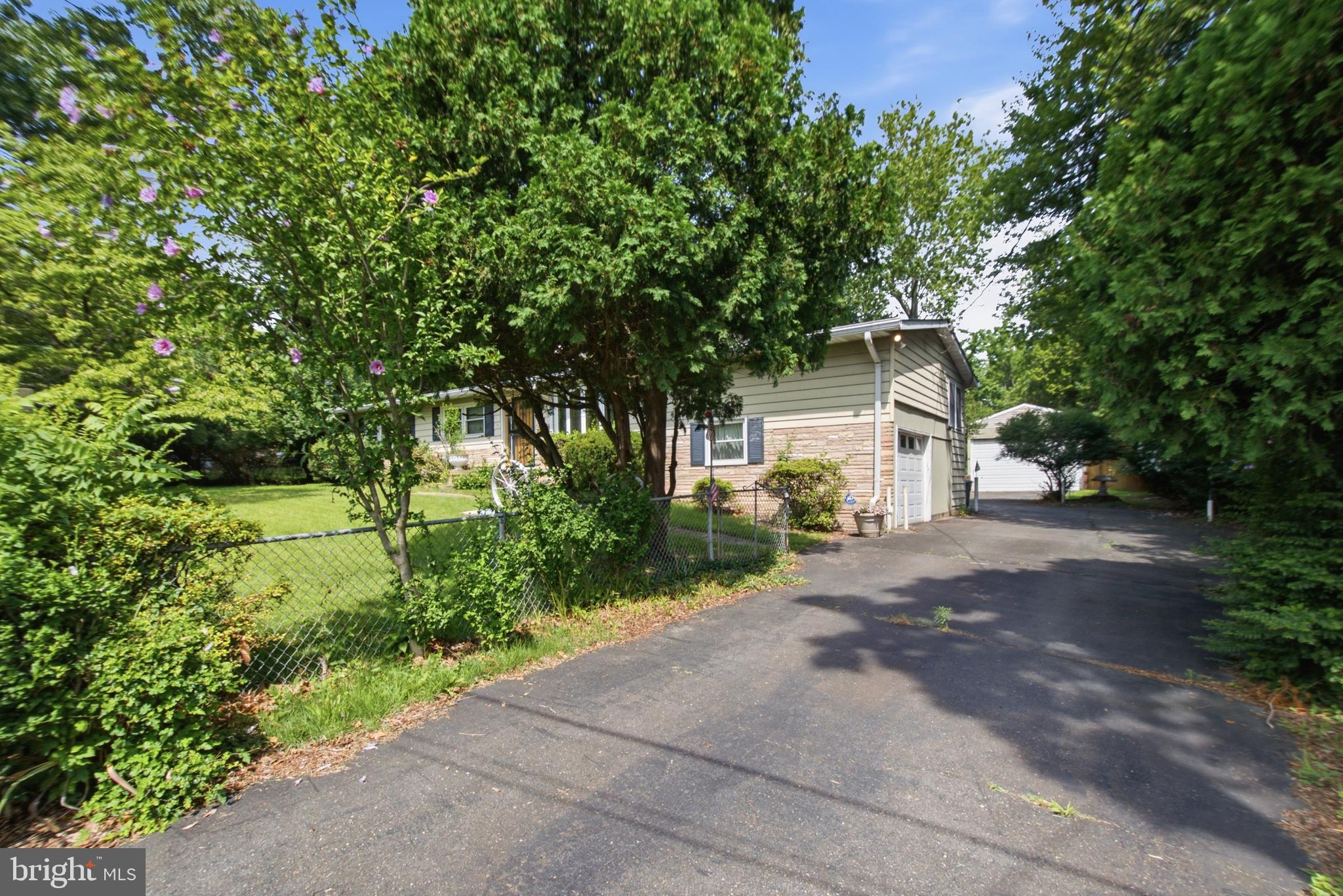 511 MALCOLM ROAD NW