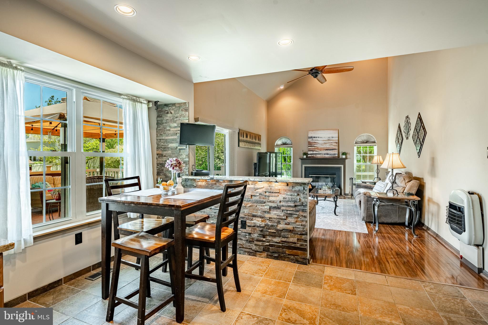 WARRINGTON OAKS - Residential