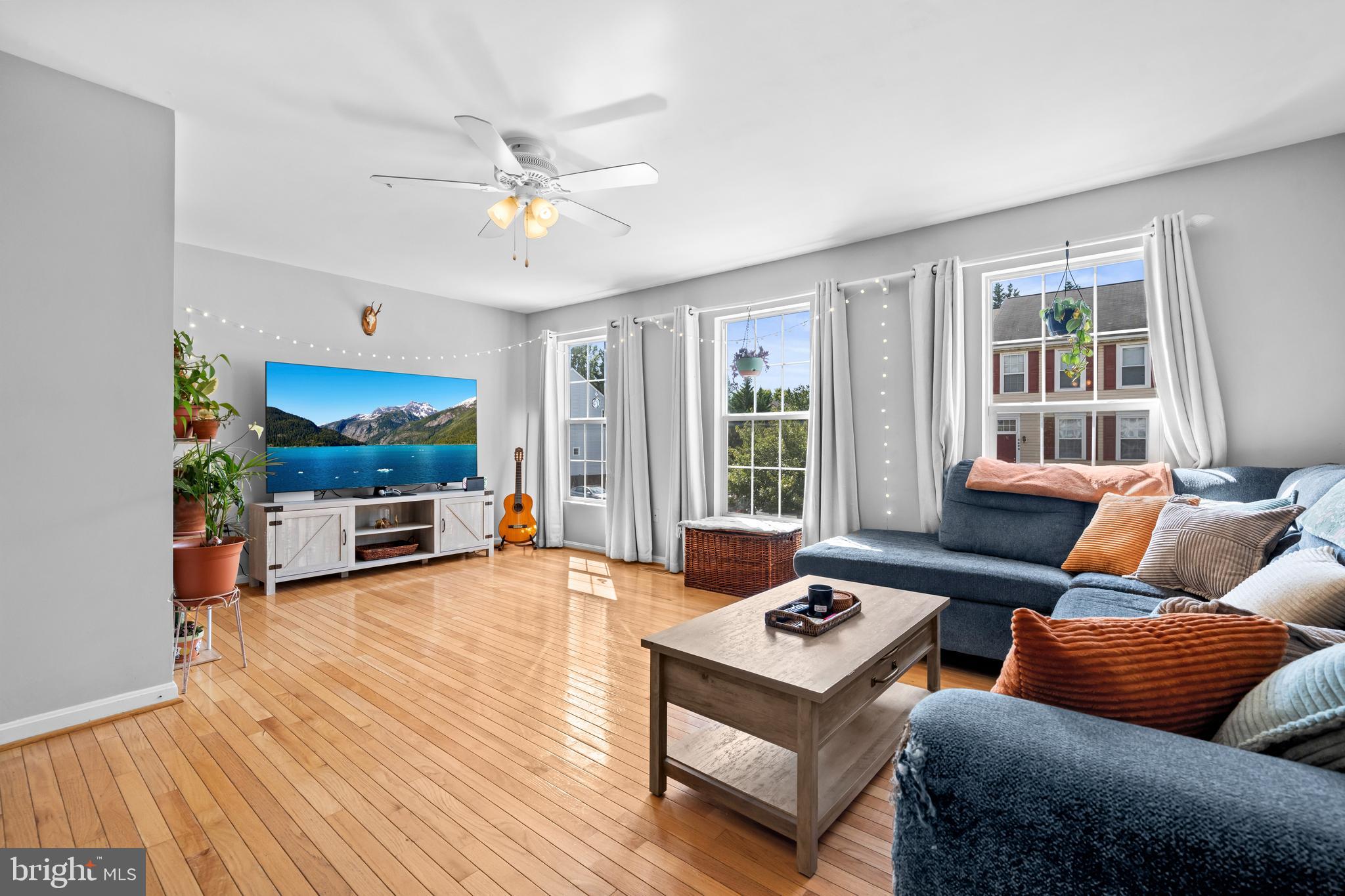 5627 CRESTWOOD COURT