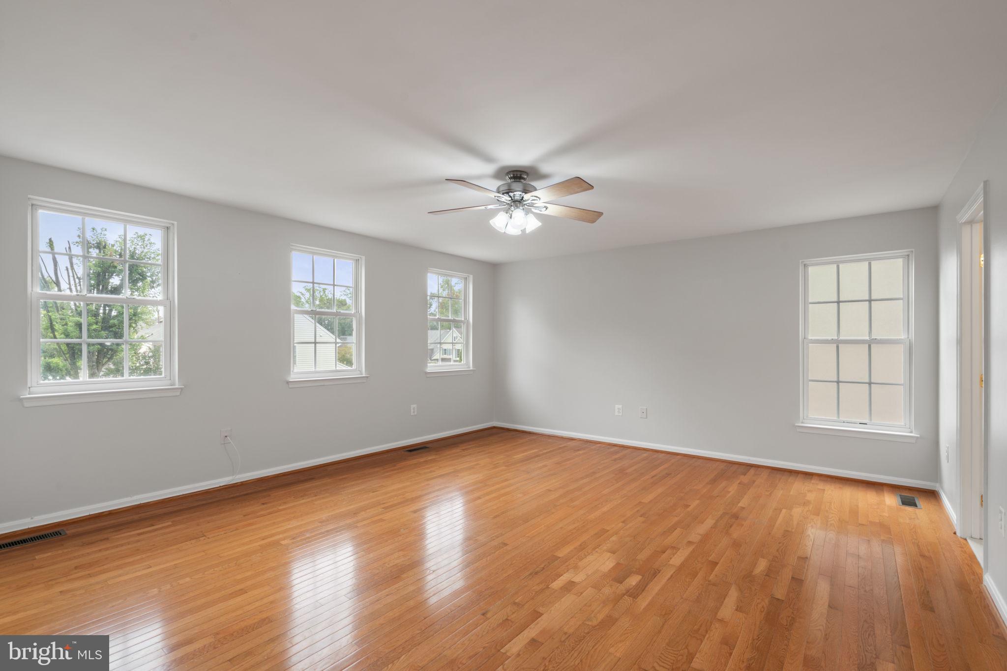 RIDGEFIELD VILLAGE - Residential