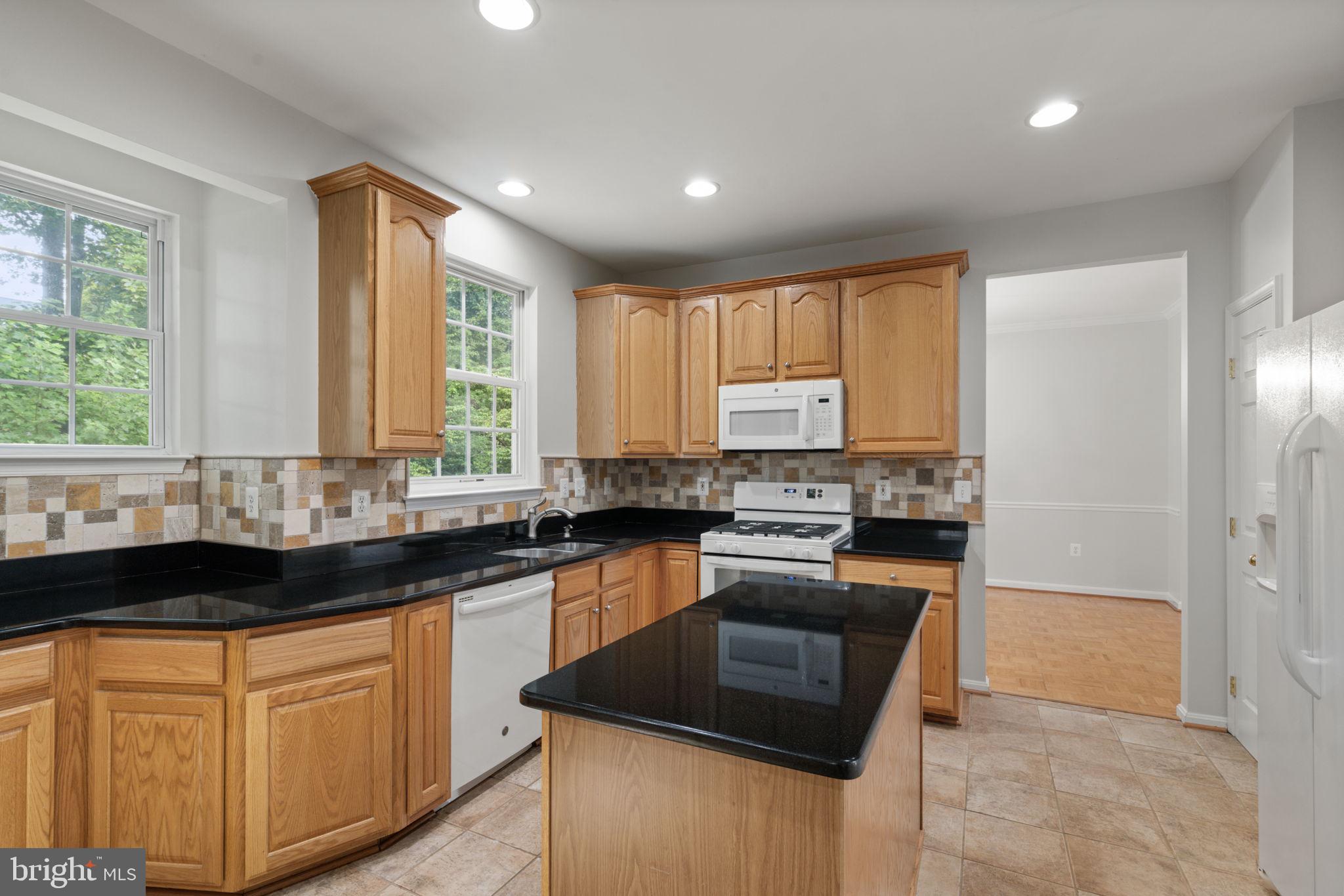 RIDGEFIELD VILLAGE - Residential