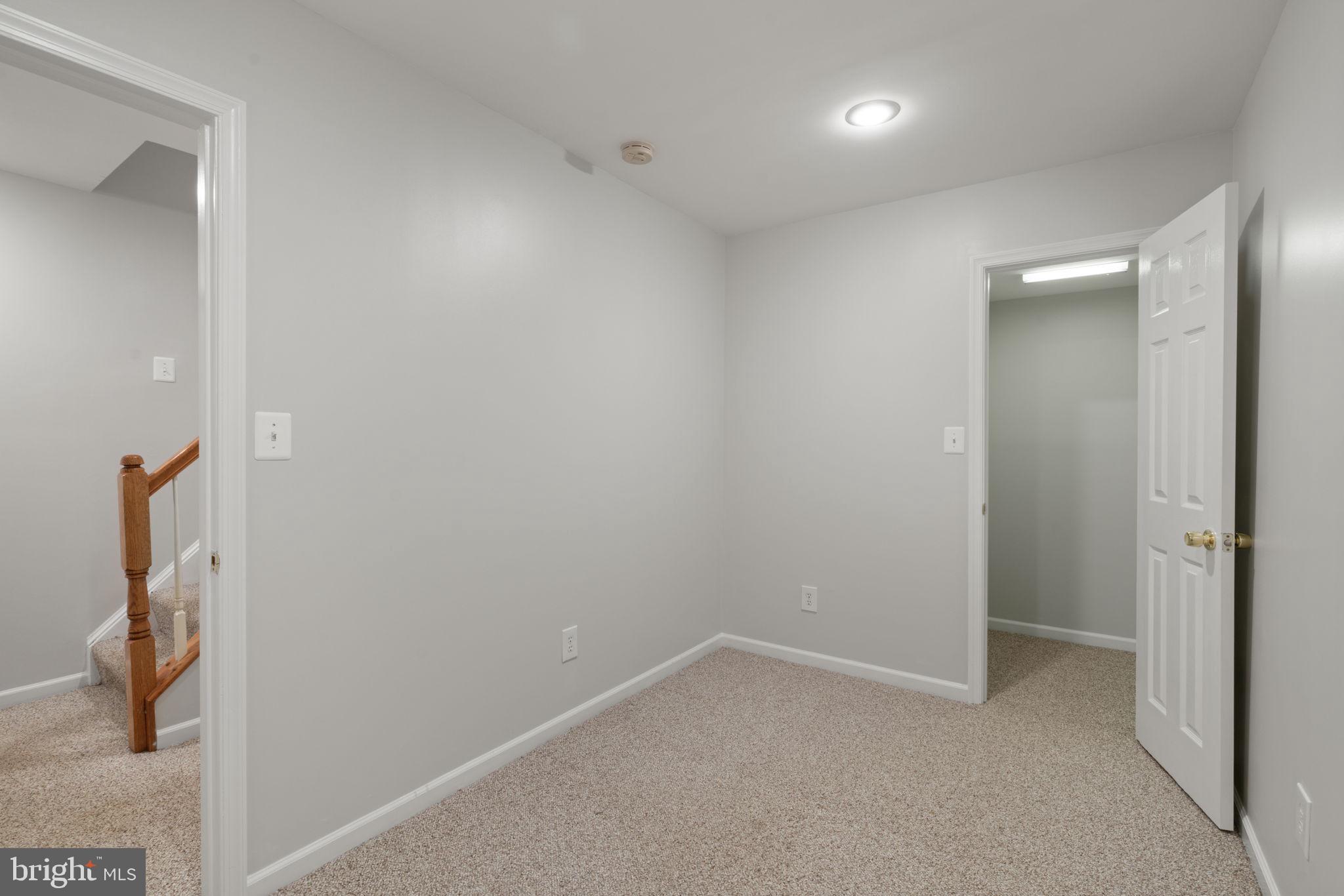 RIDGEFIELD VILLAGE - Residential