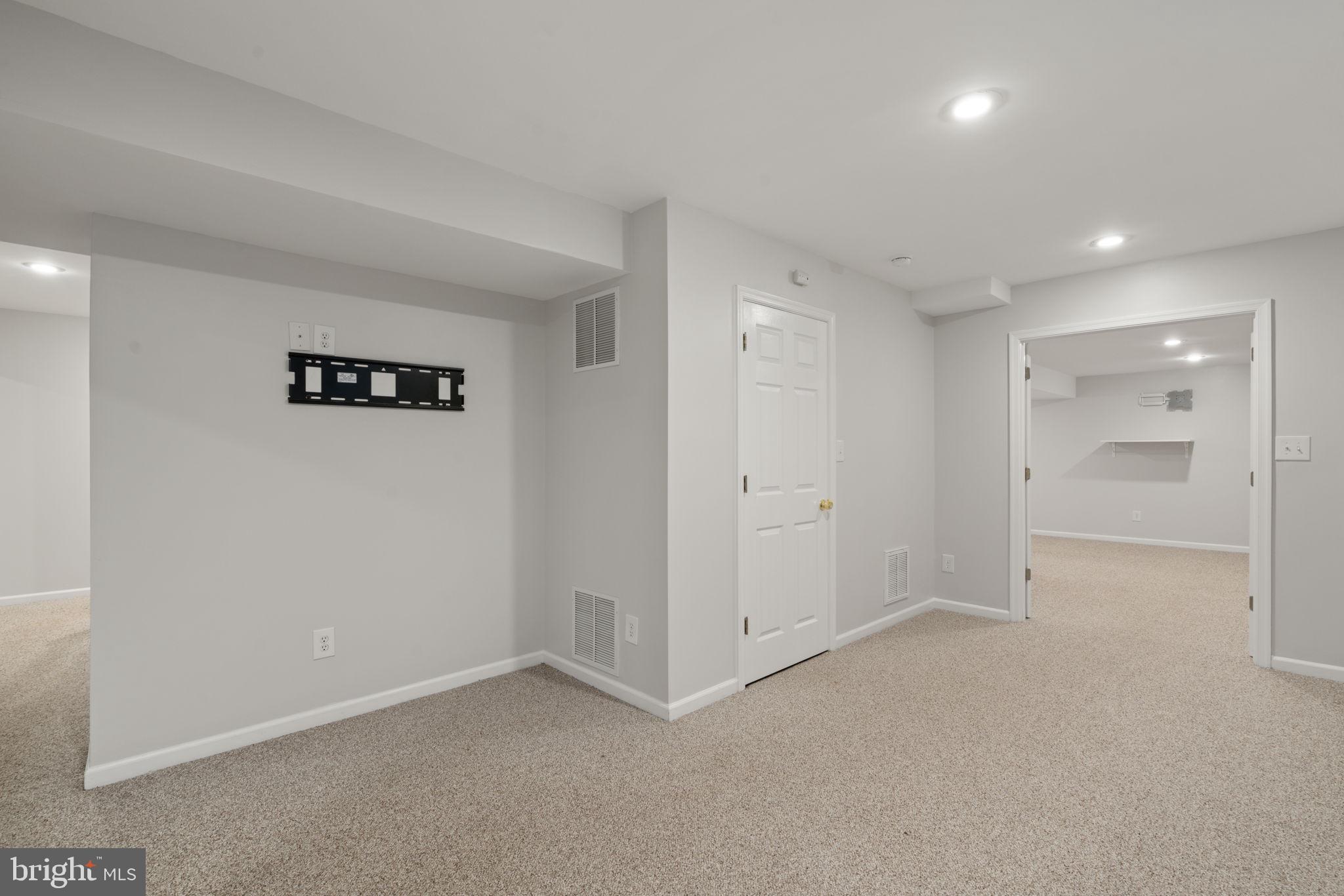 RIDGEFIELD VILLAGE - Residential