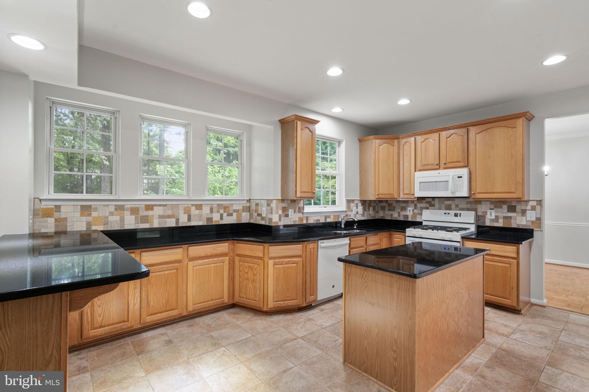 RIDGEFIELD VILLAGE - Residential