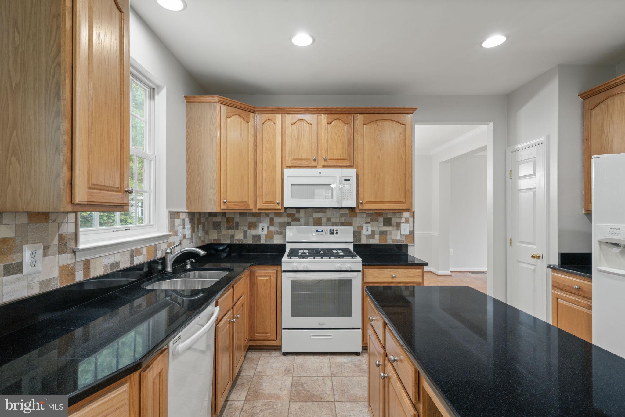 RIDGEFIELD VILLAGE - Residential