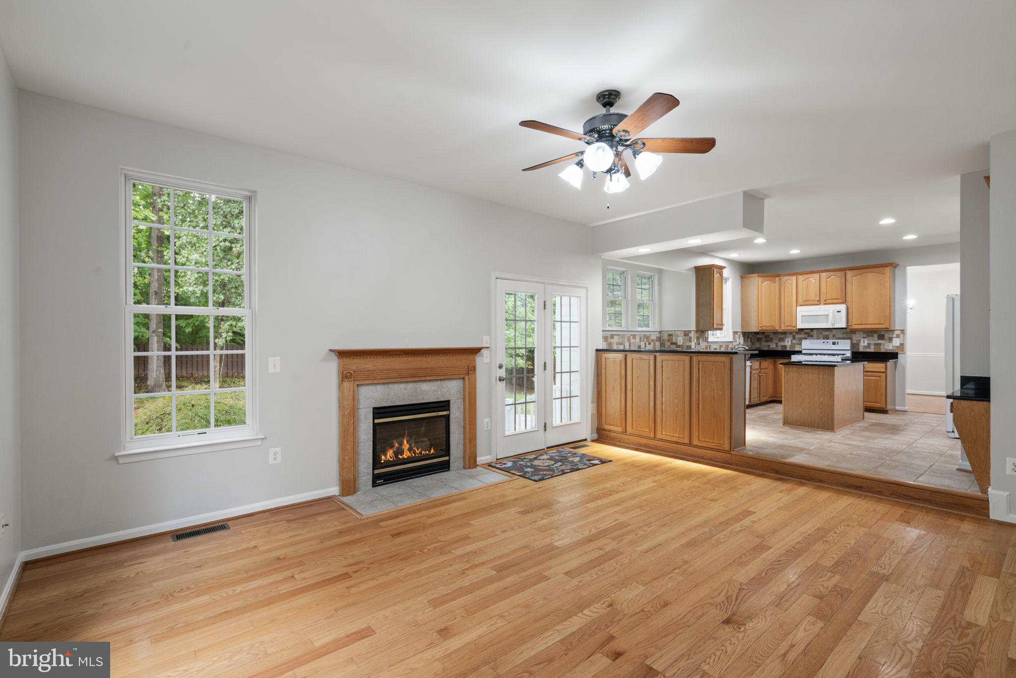 RIDGEFIELD VILLAGE - Residential