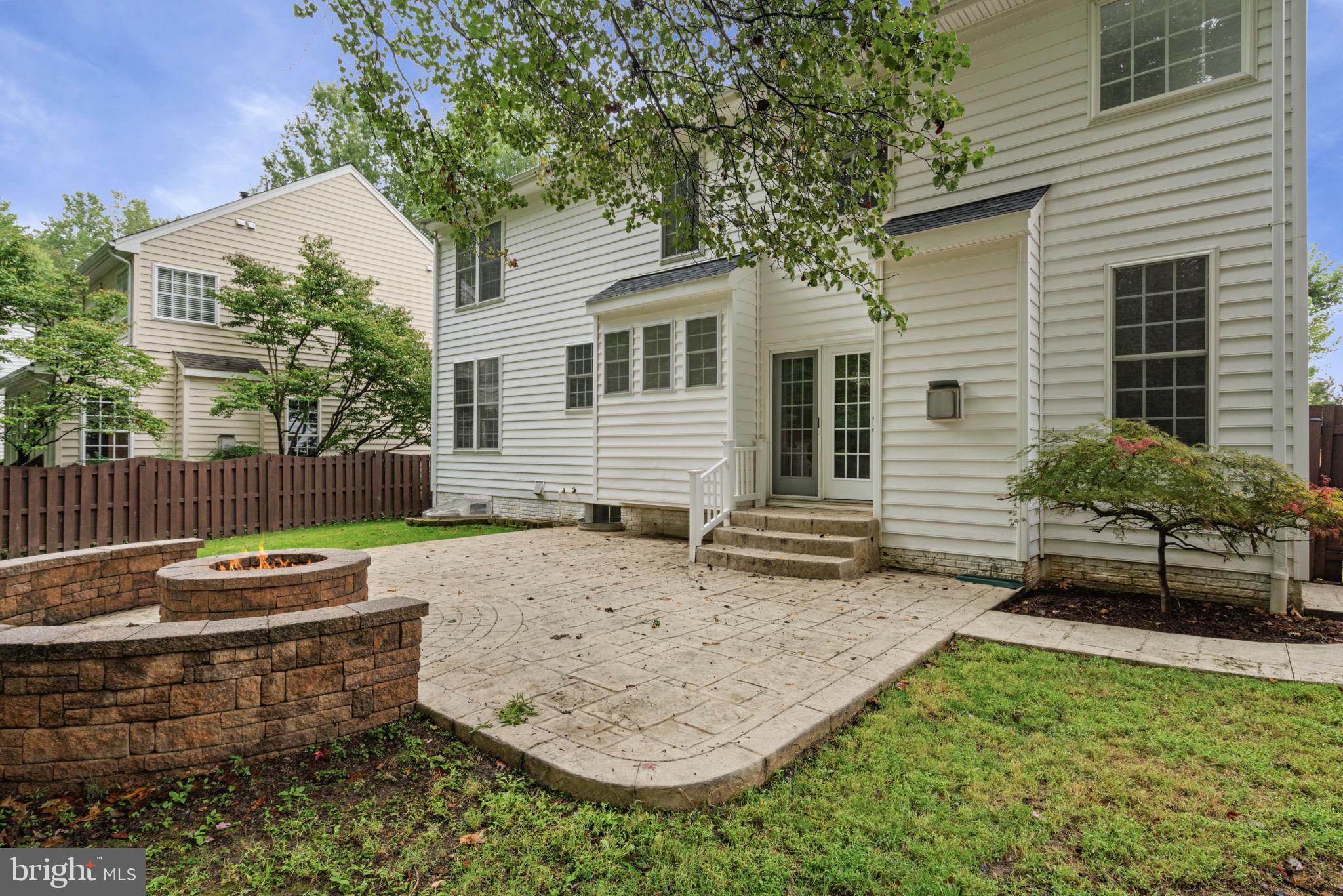 RIDGEFIELD VILLAGE - Residential