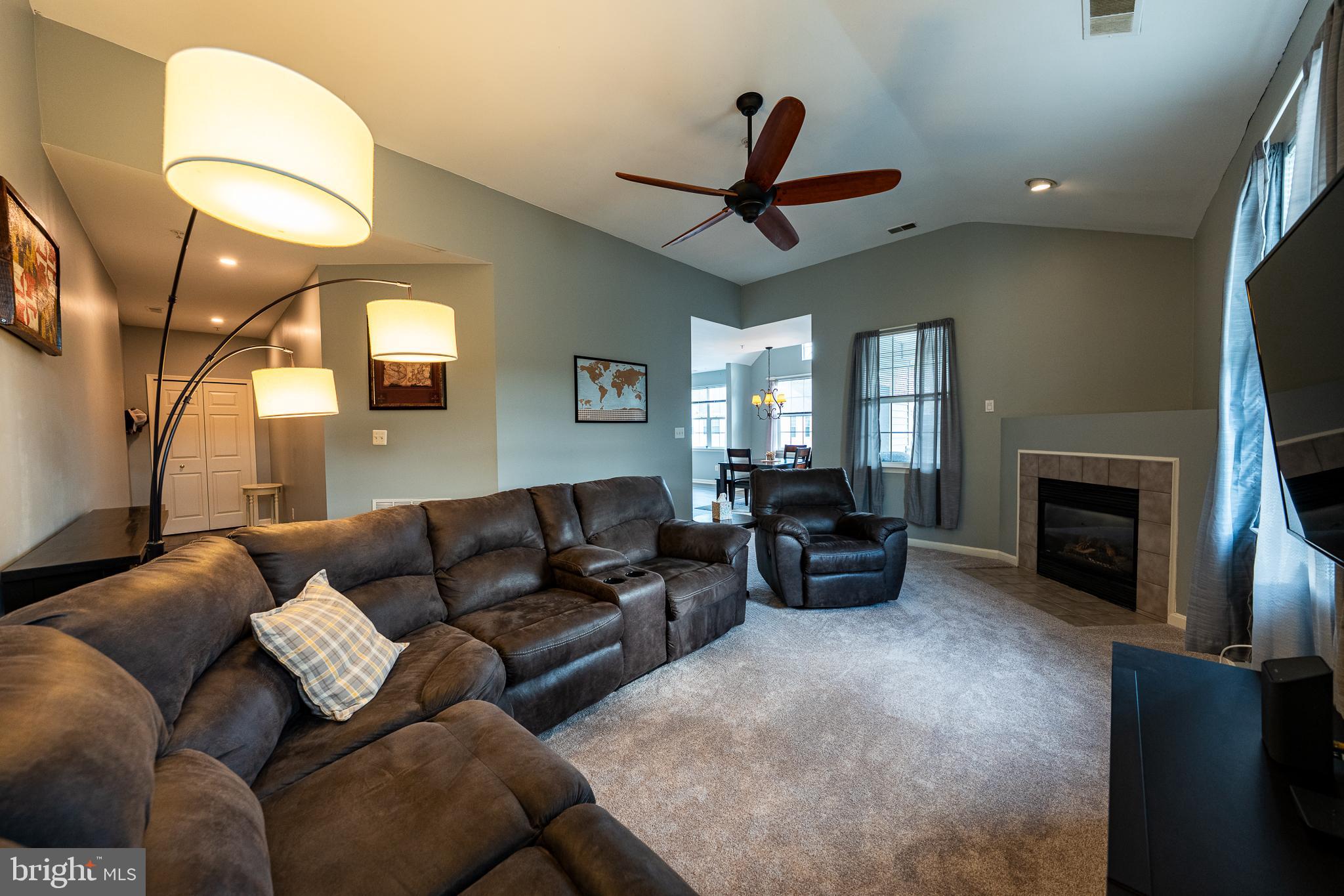 5000 HOLLINGTON DRIVE 301
