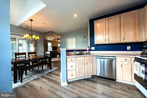 Condo For Sale - 5000 Hollington Drive #301<br/> OWINGS MILLS, MD 21117