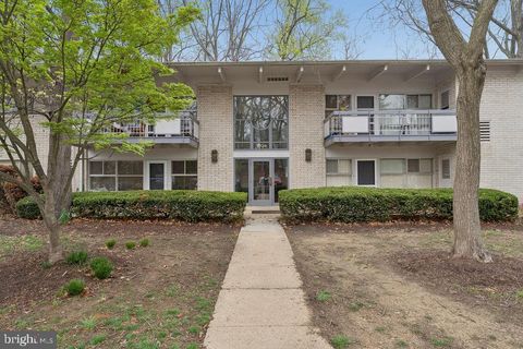 7704 DONNYBROOK COURT 102 ANNANDALE VA 22003