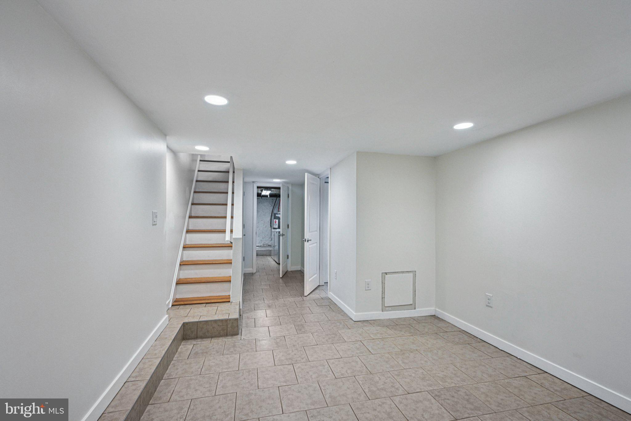 WHITMAN - Residential