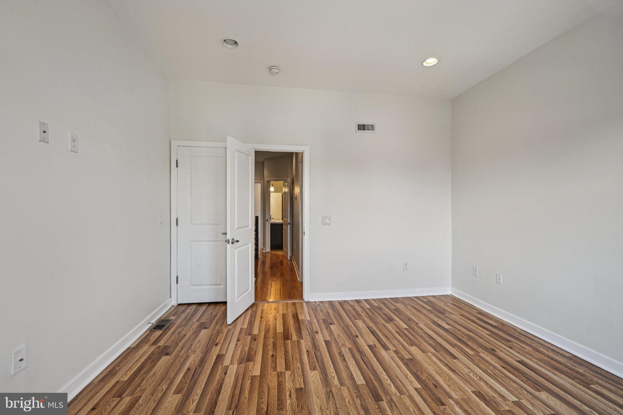 WHITMAN - Residential