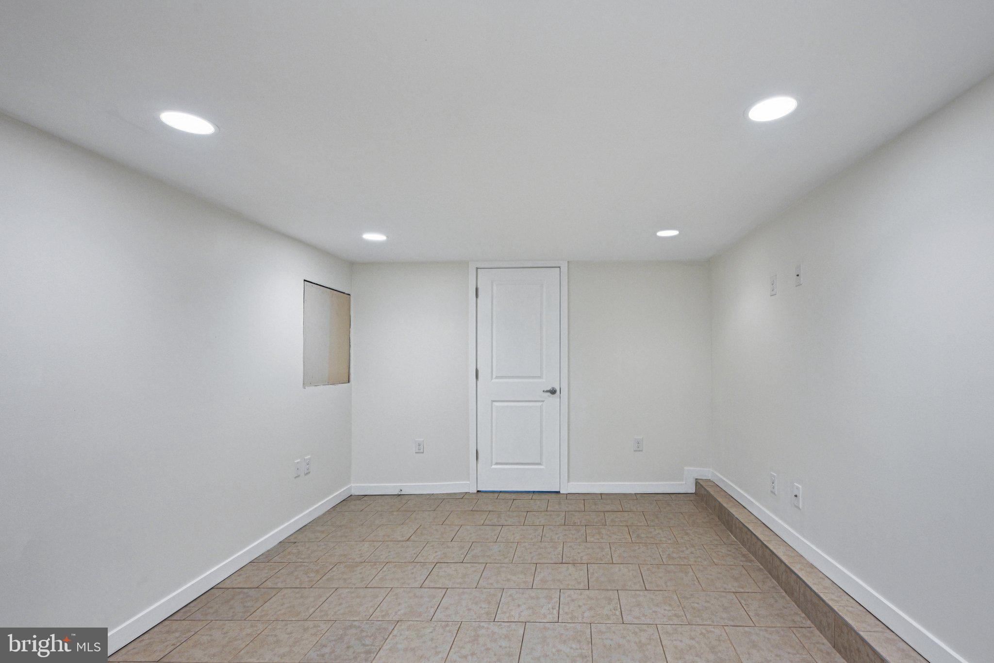 WHITMAN - Residential