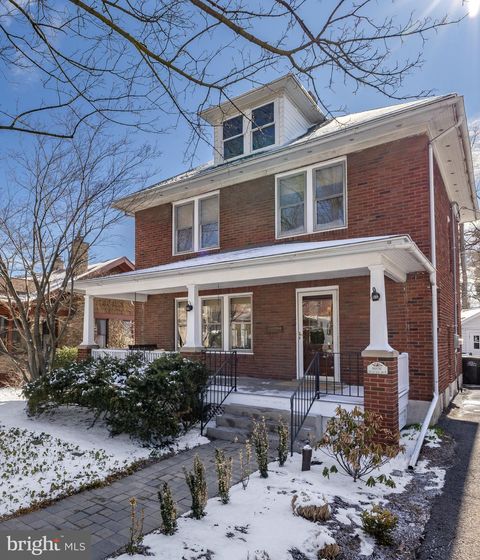 Homes For Sale - 818 W Beaver Avenue<br/> Centre County, STATE COLLEGE, PA 16801