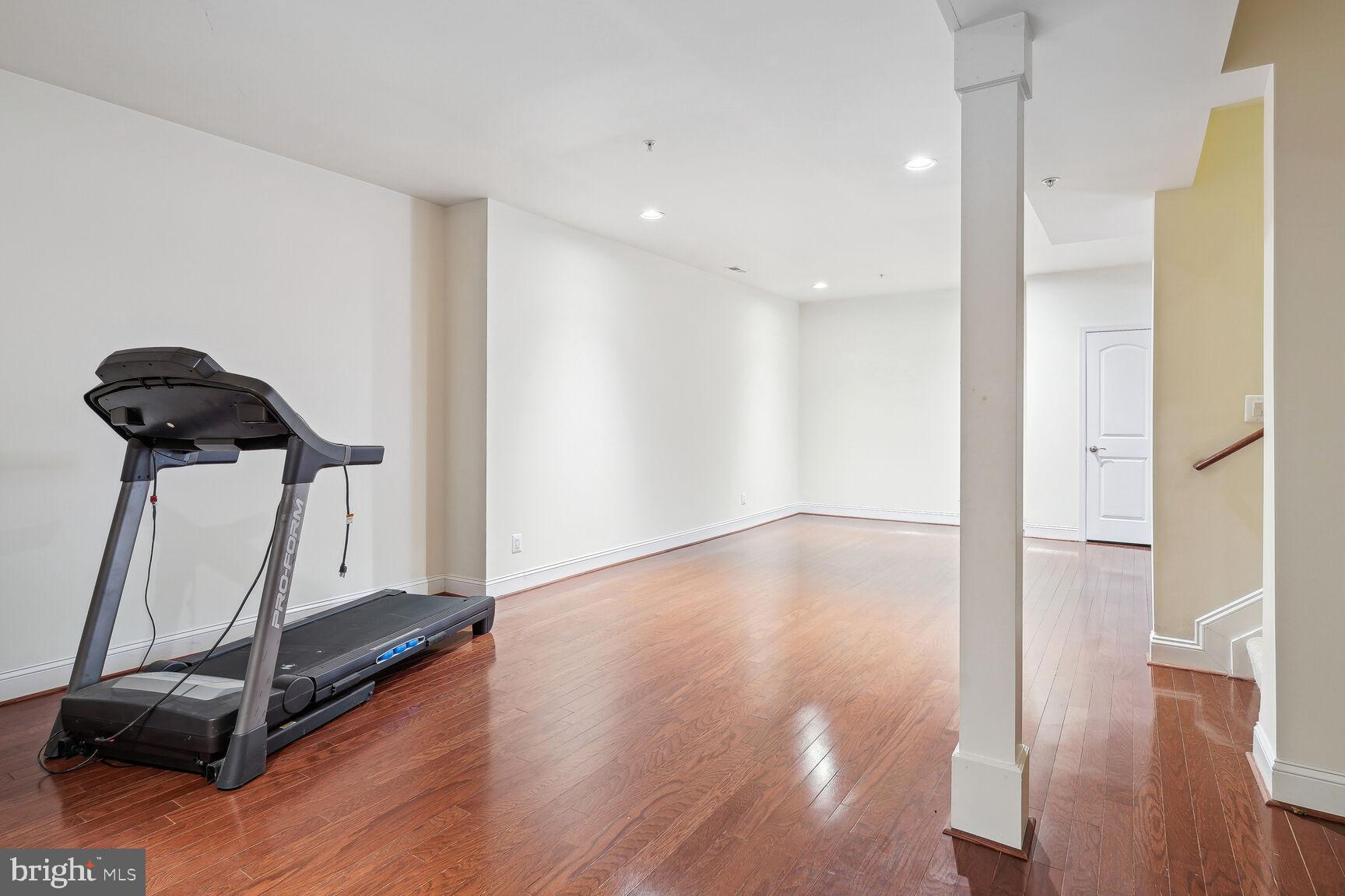 DARNESTOWN OUTSIDE - Residential