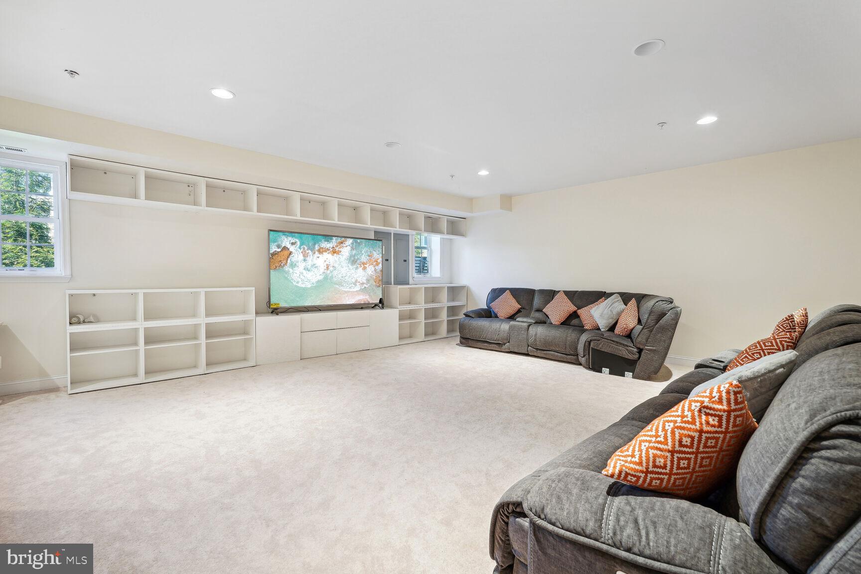 DARNESTOWN OUTSIDE - Residential