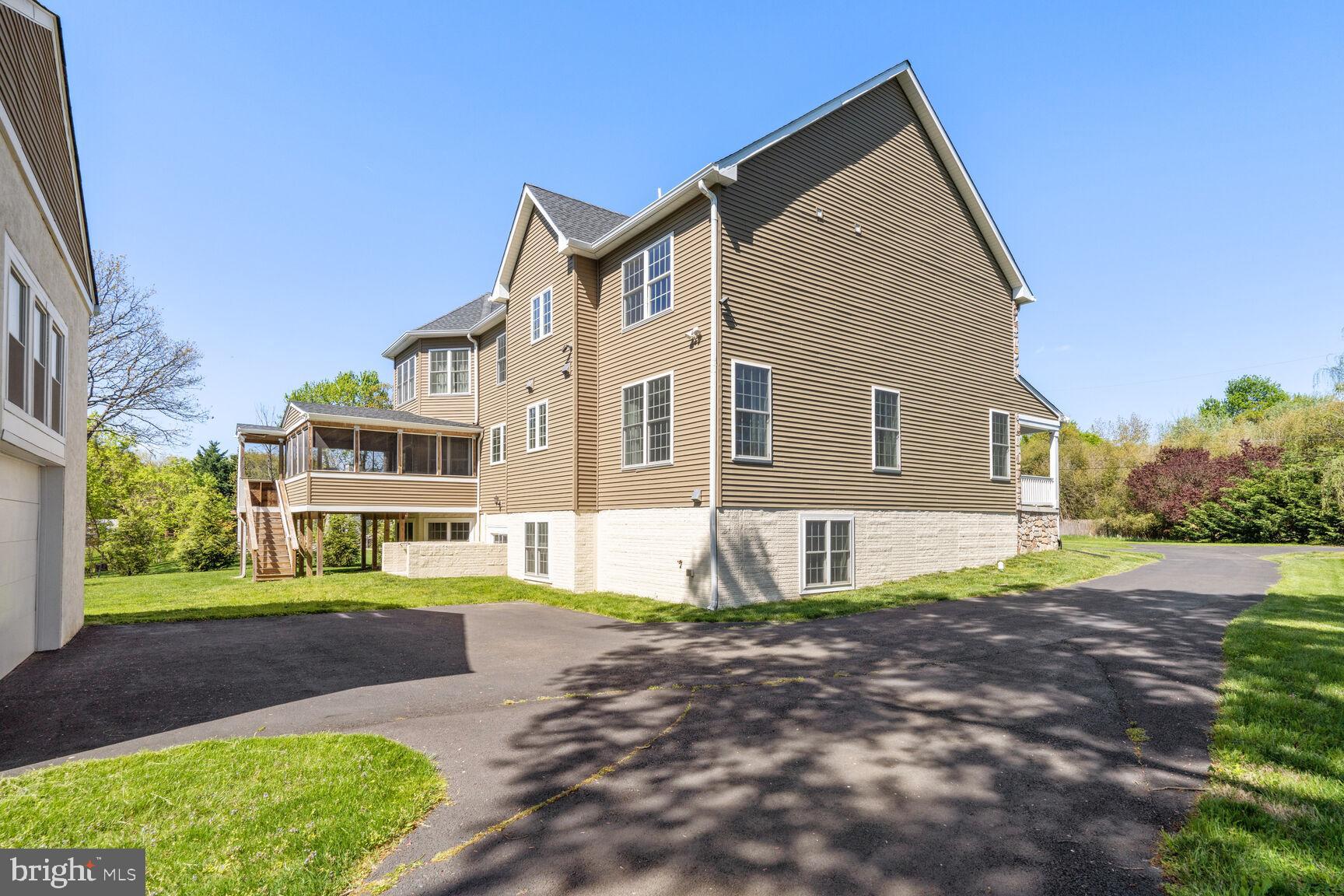 DARNESTOWN OUTSIDE - Residential