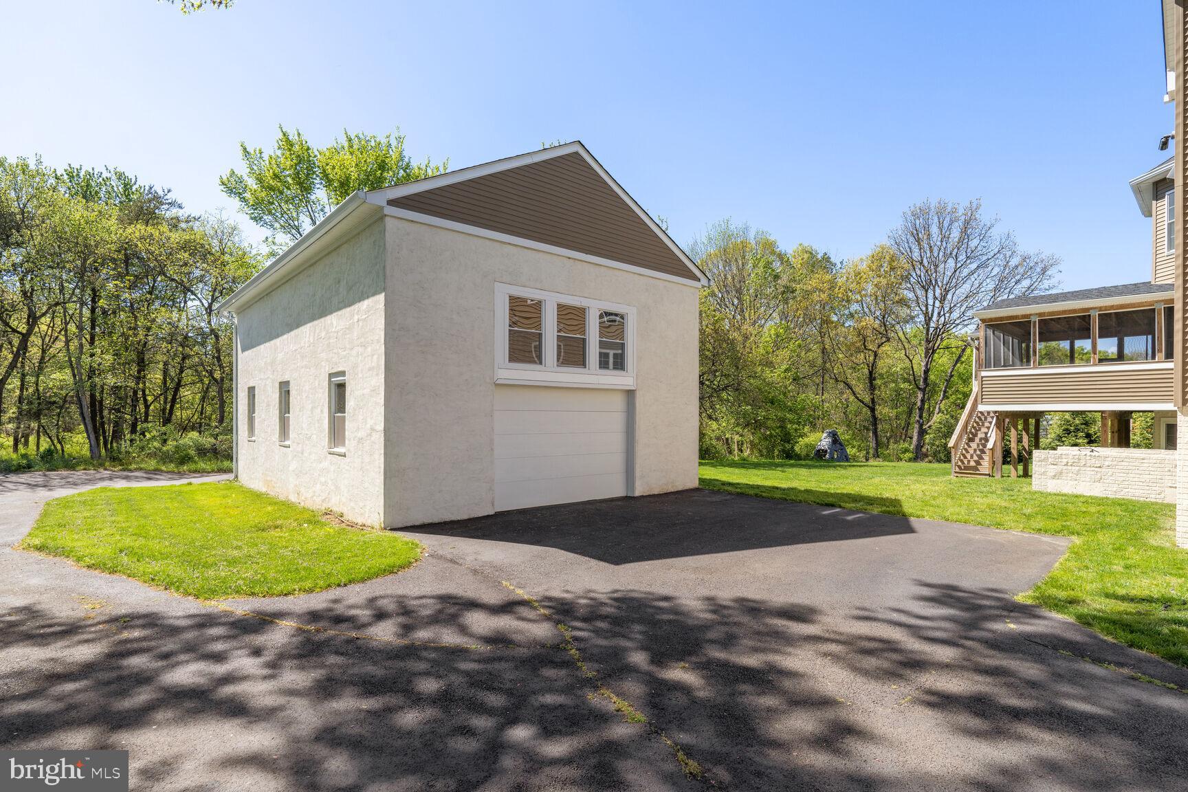 DARNESTOWN OUTSIDE - Residential