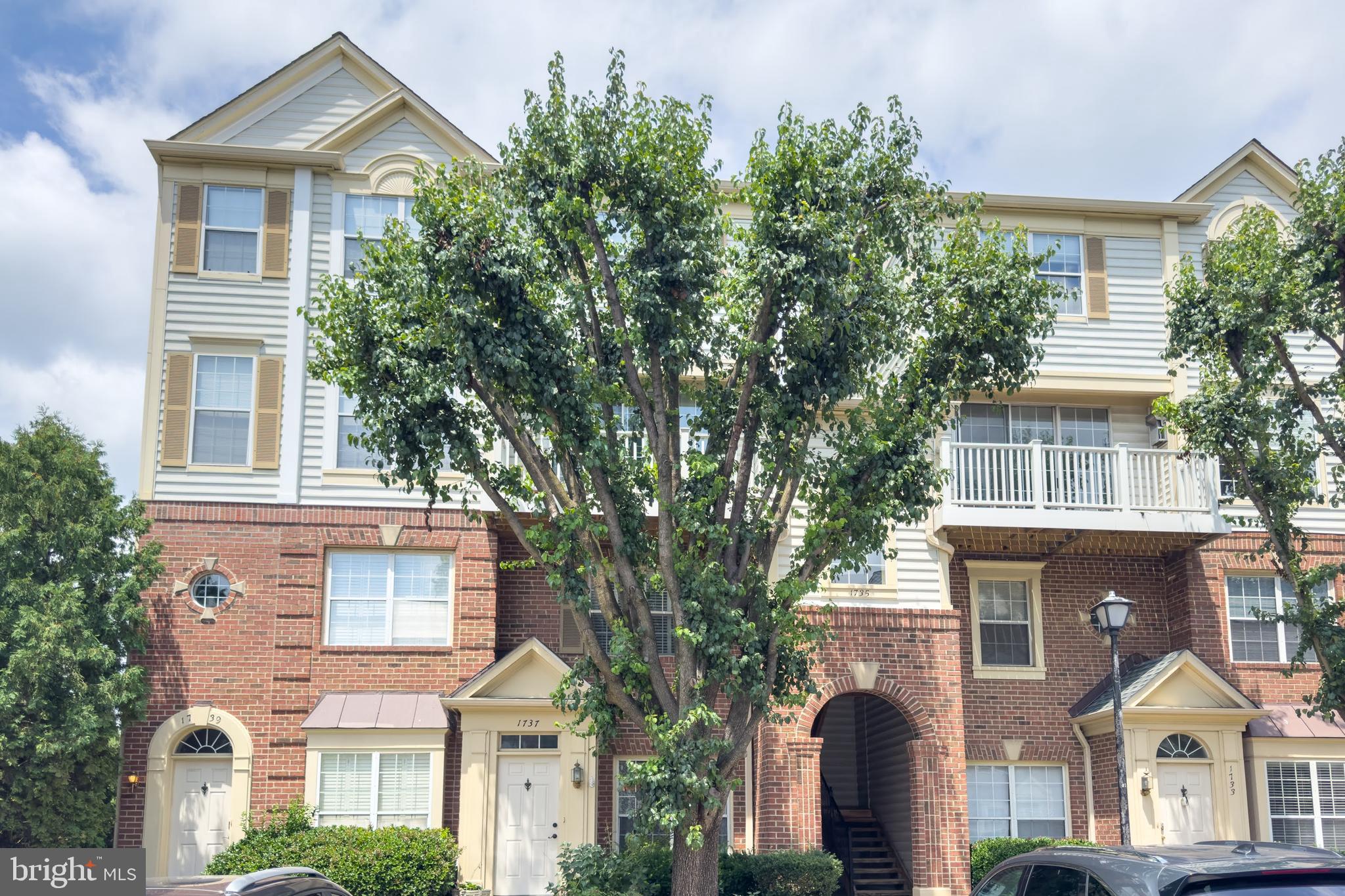 1735 KINGSGATE COURT 302