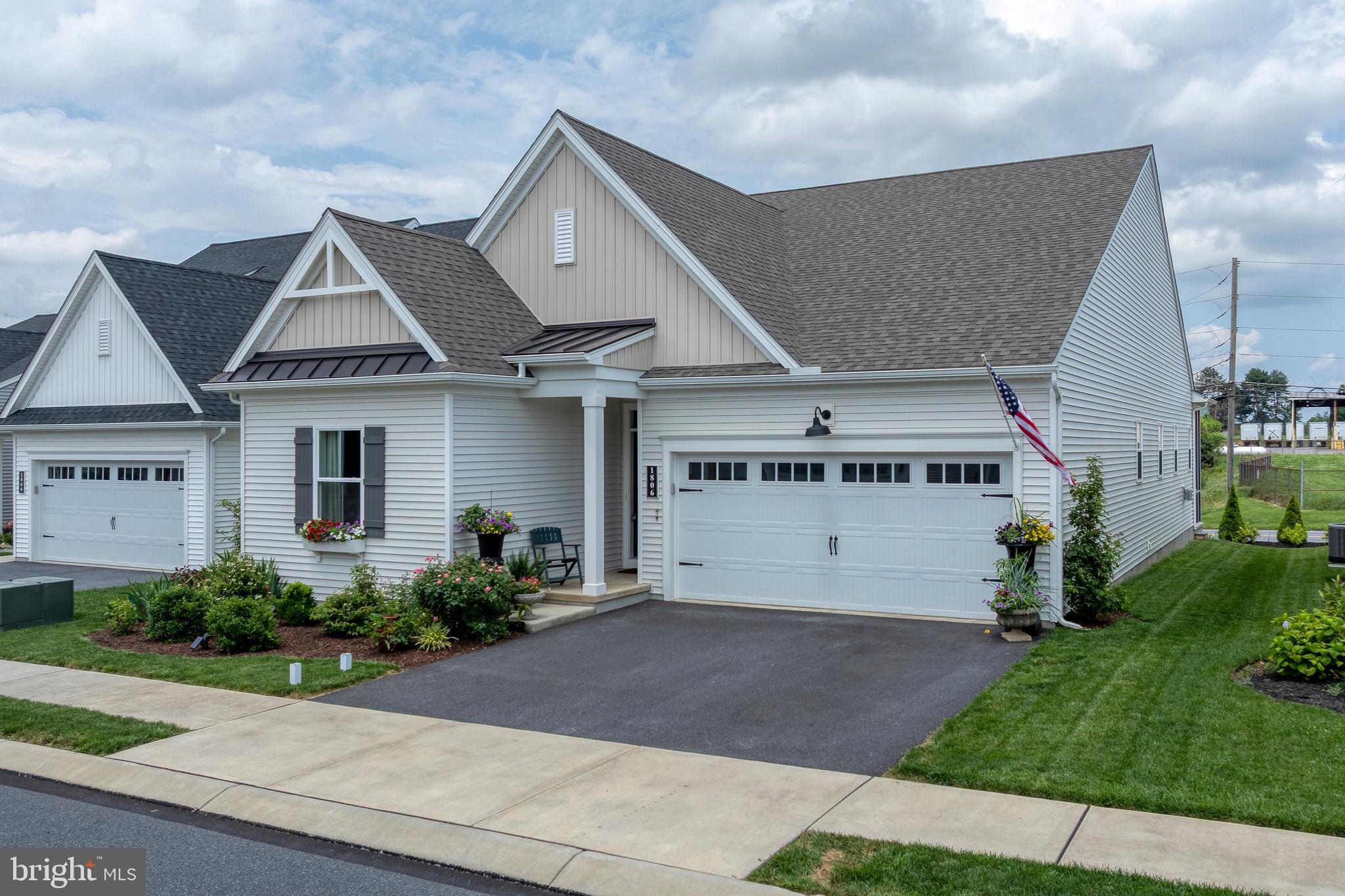 1806 EMERALD WAY