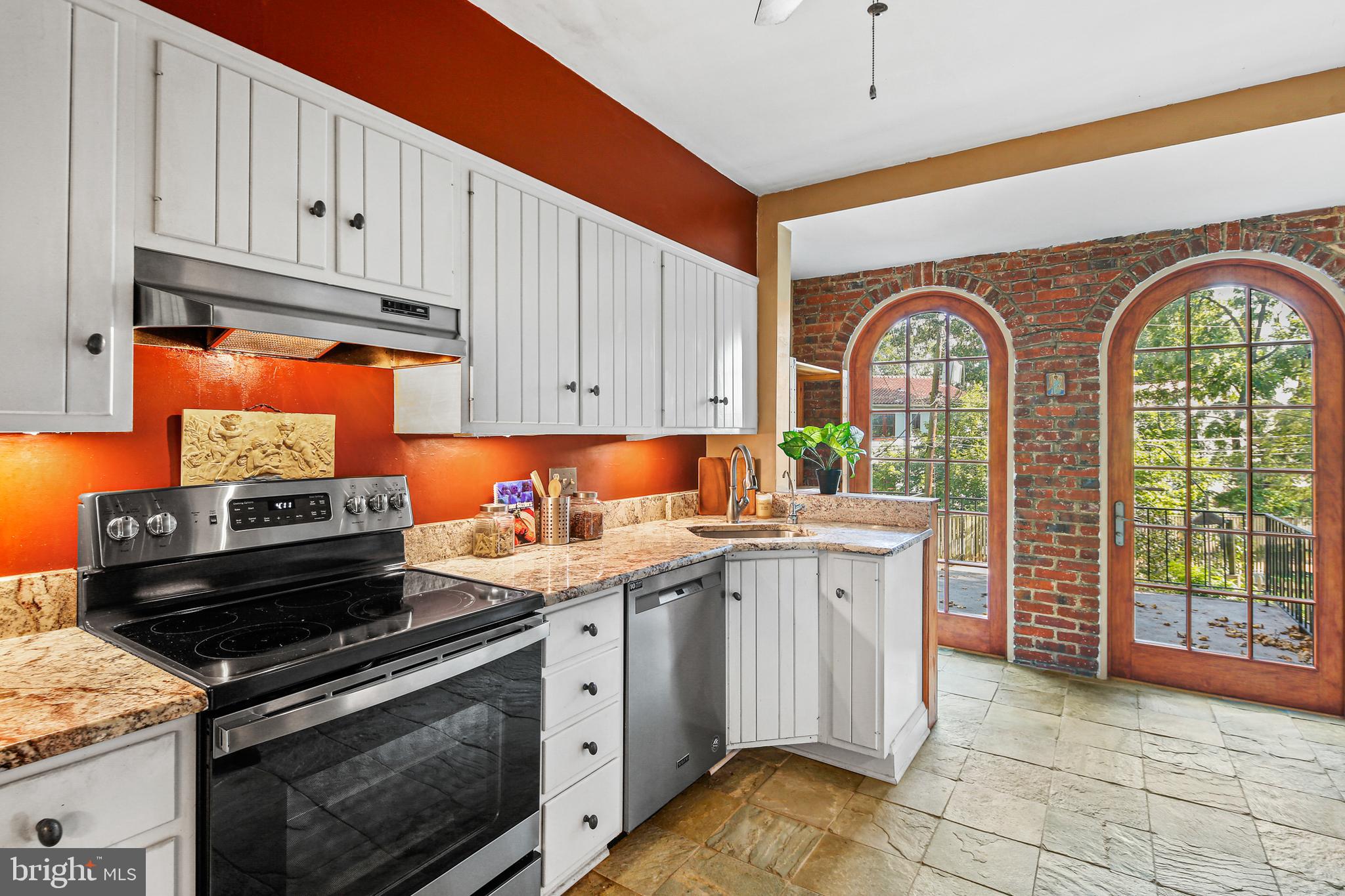 TUSCANY-CANTERBURY - Residential