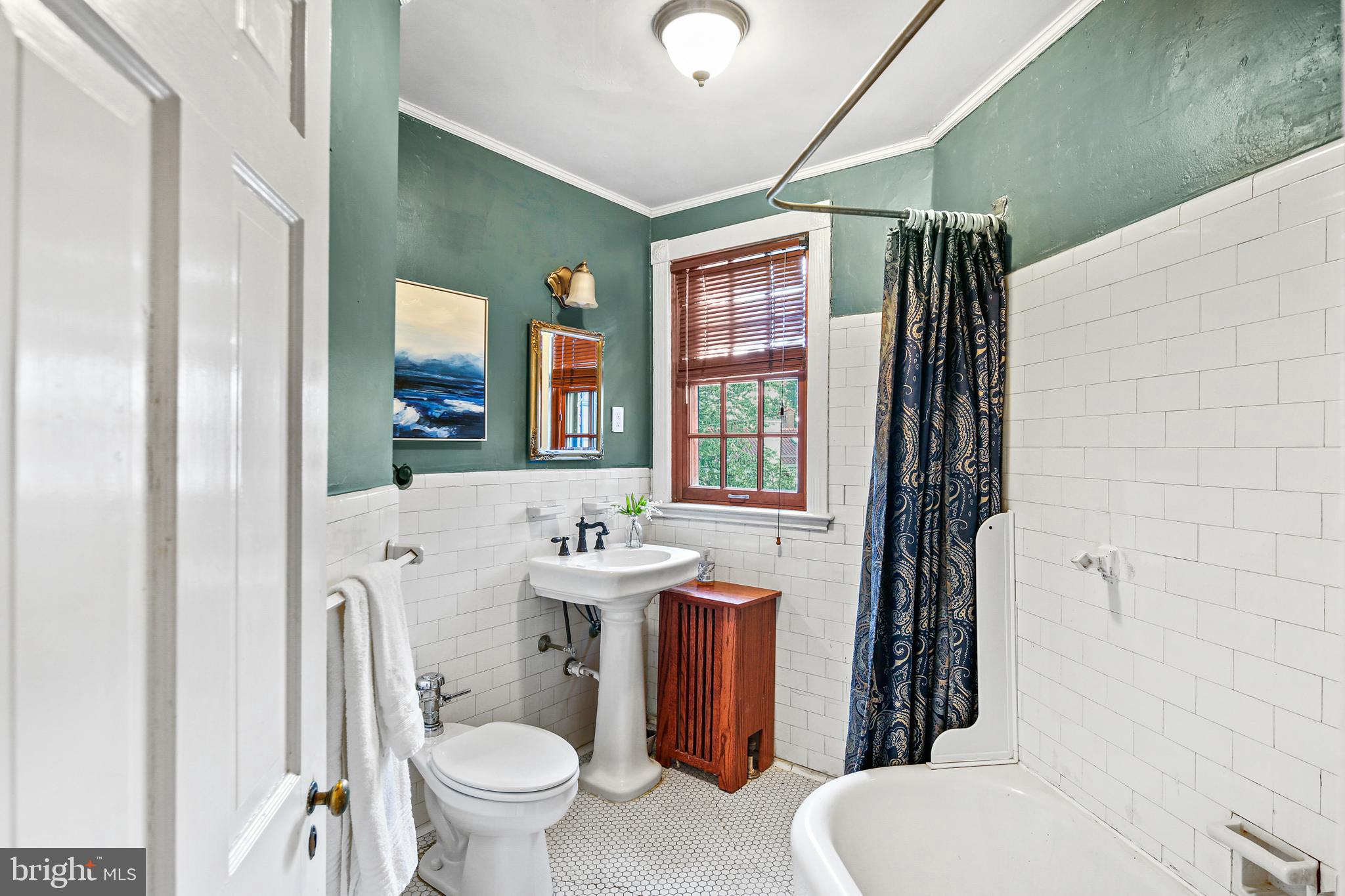 TUSCANY-CANTERBURY - Residential