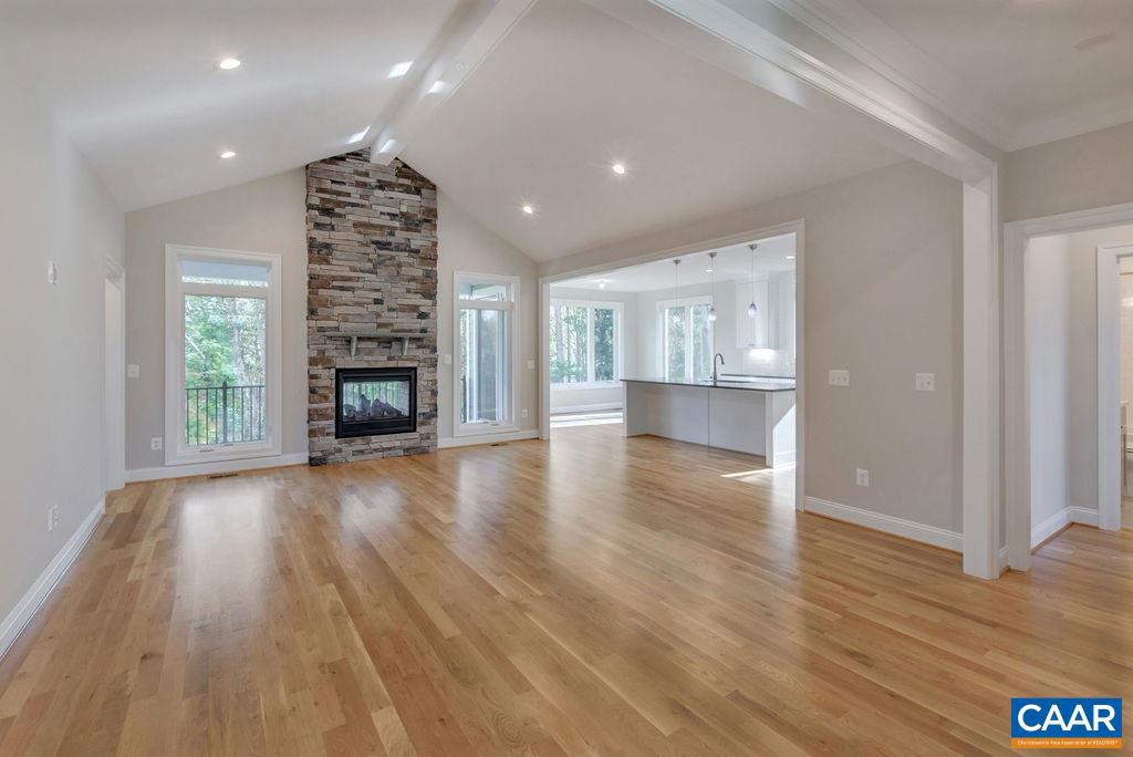 SPRING CREEK - Residential