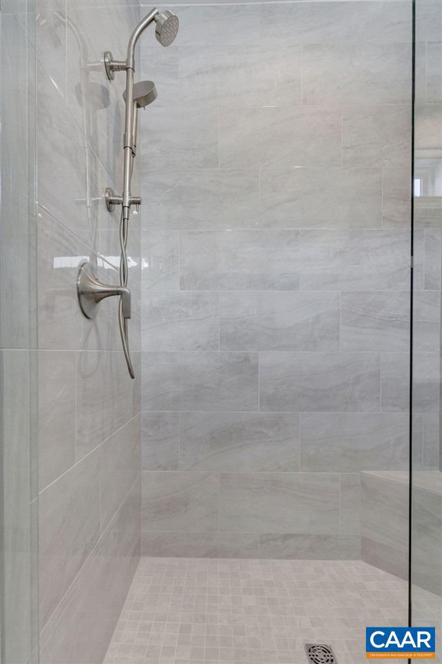 SPRING CREEK - Residential