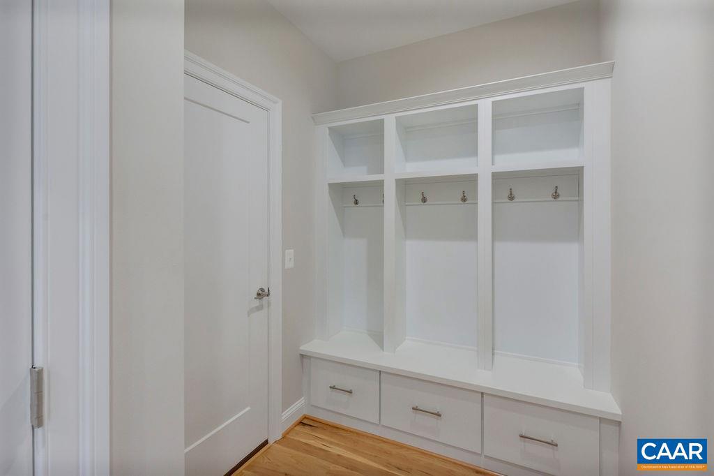 SPRING CREEK - Residential