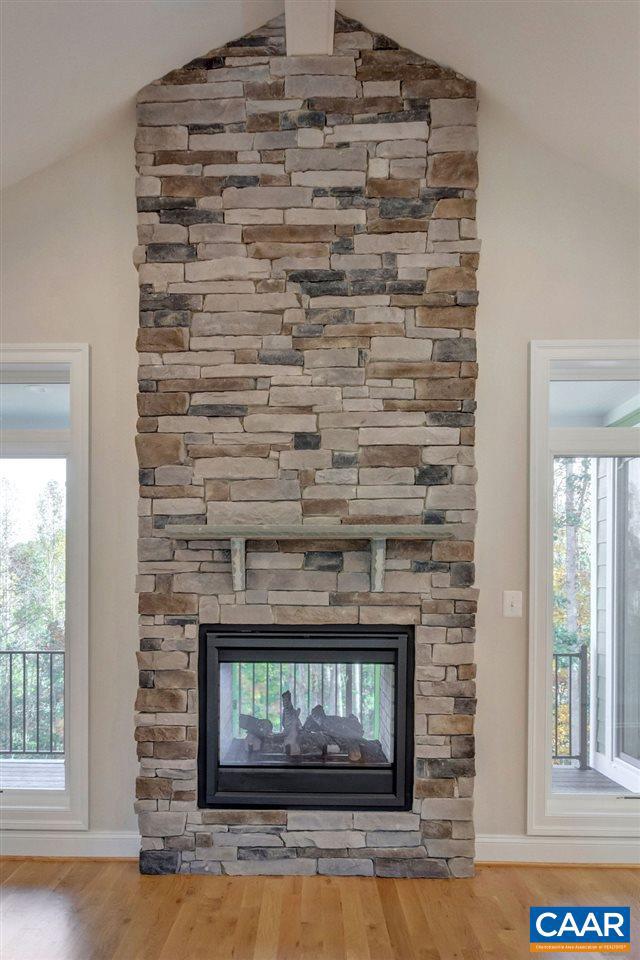 SPRING CREEK - Residential