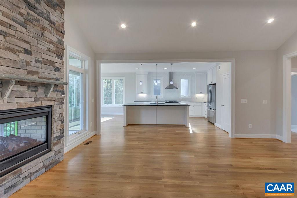 SPRING CREEK - Residential