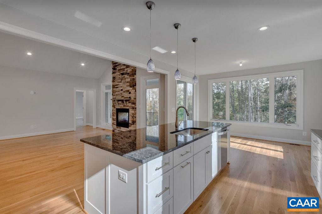 SPRING CREEK - Residential